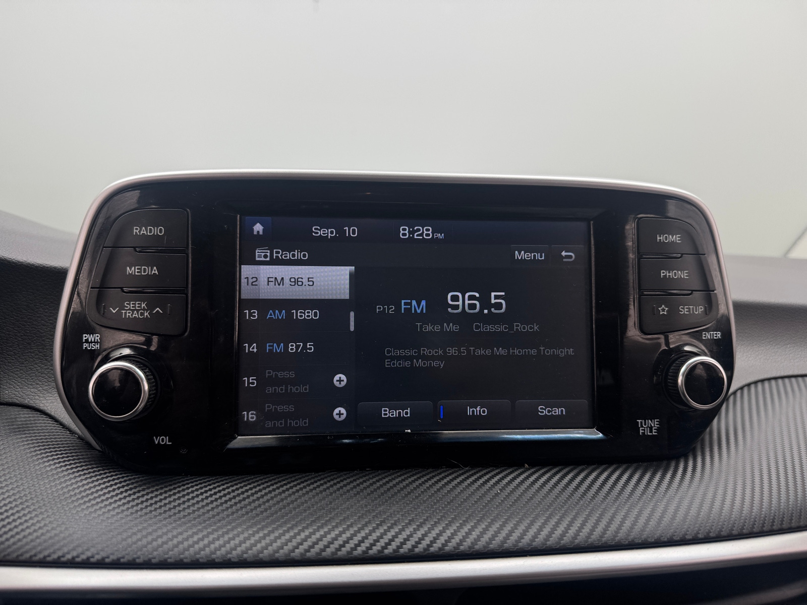 Thumbnail: 2019 Hyundai Tucson - 4