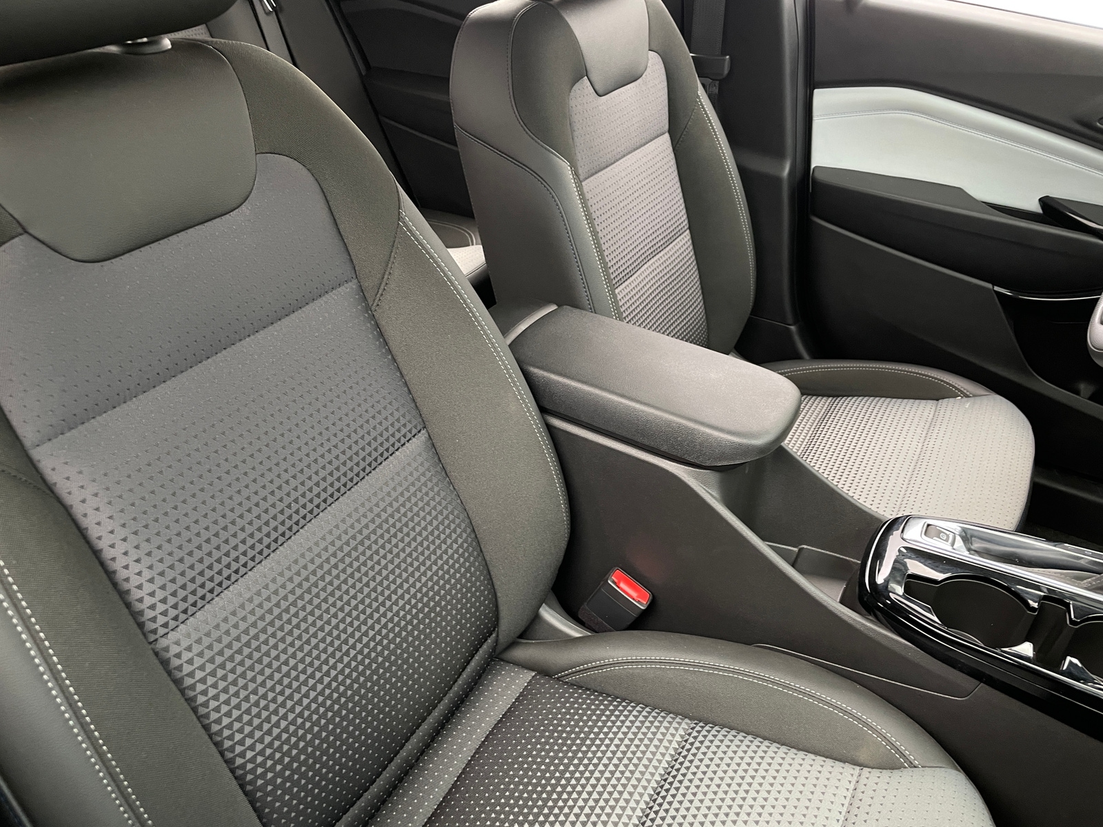 Thumbnail: 2025 Chevrolet Trax - 2