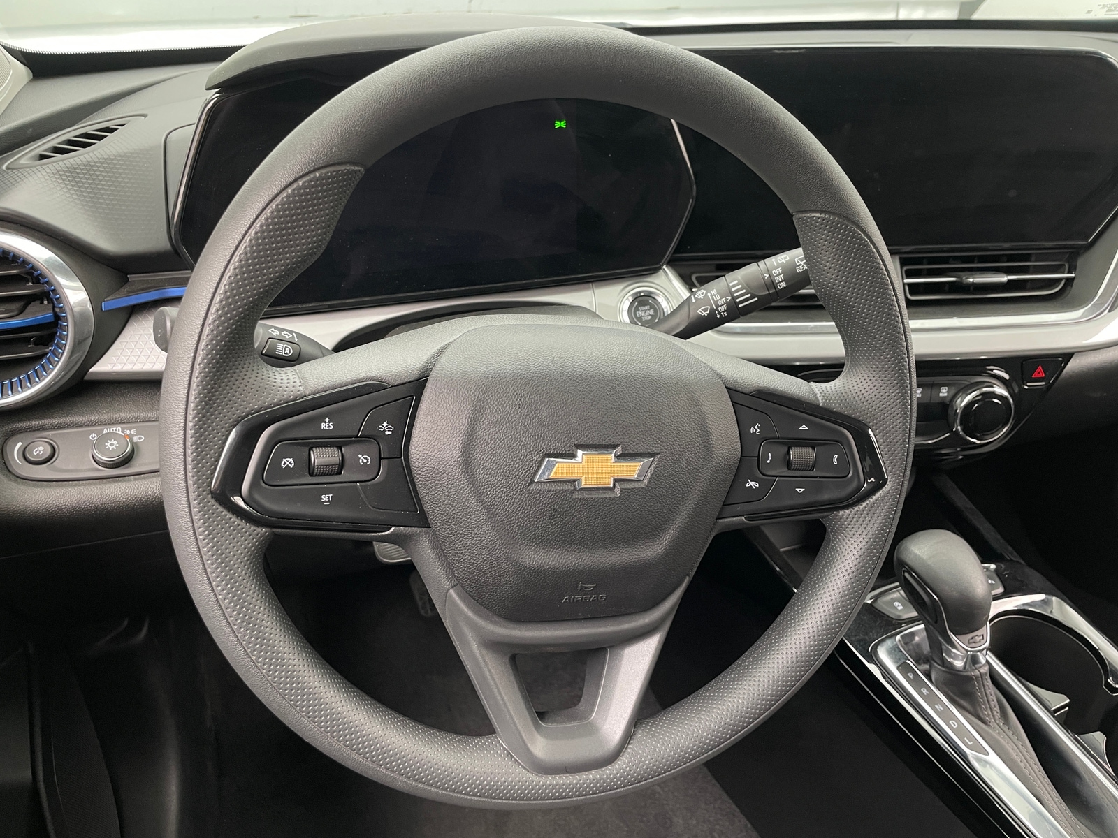 Thumbnail: 2025 Chevrolet Trax - 5