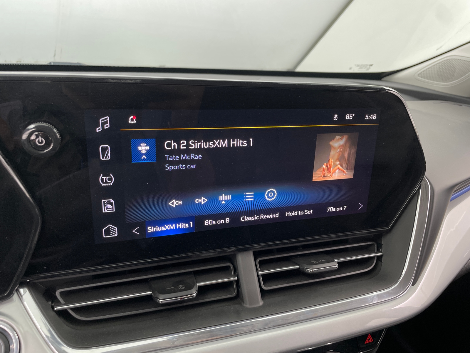 Thumbnail: 2025 Chevrolet Trax - 4