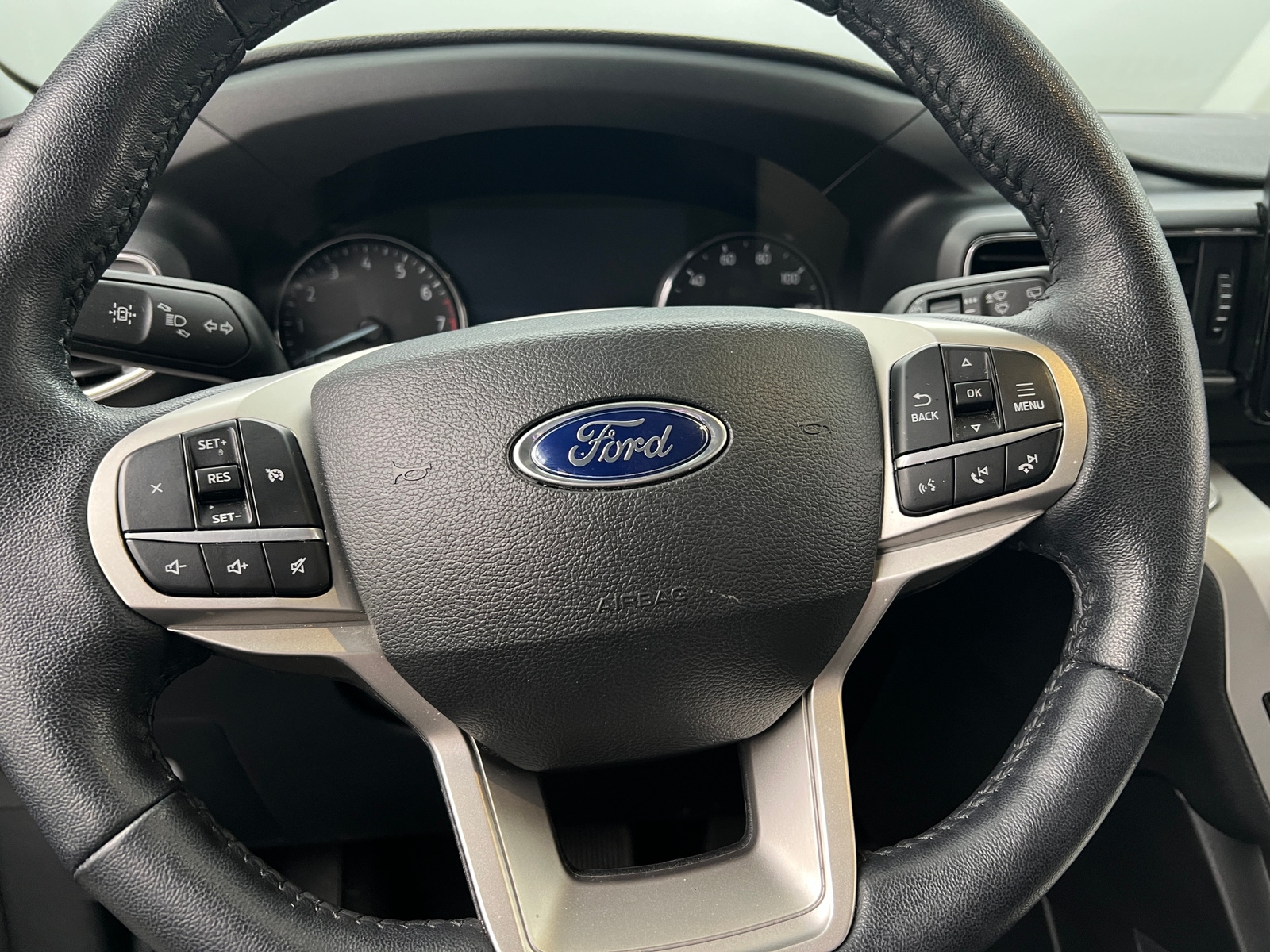 Thumbnail: 2022 Ford Explorer - 5