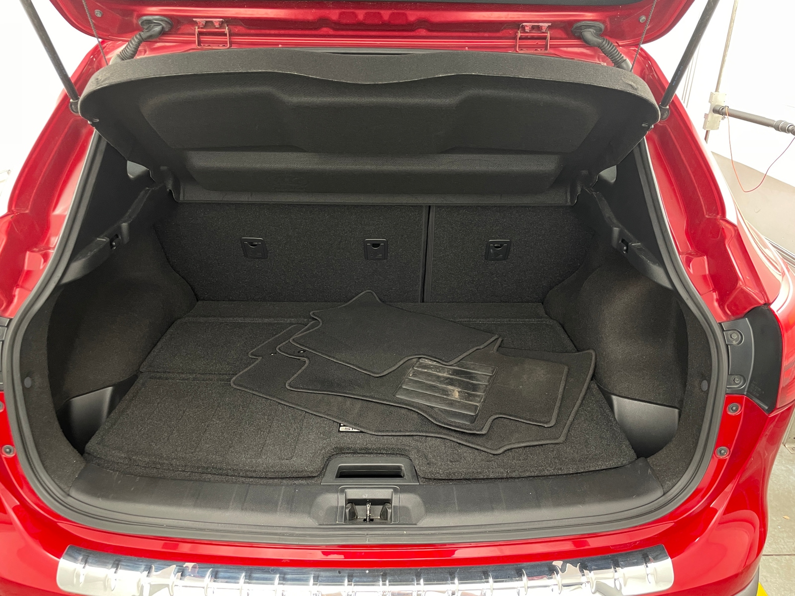 Thumbnail: 2018 Nissan Rogue Sport - 6