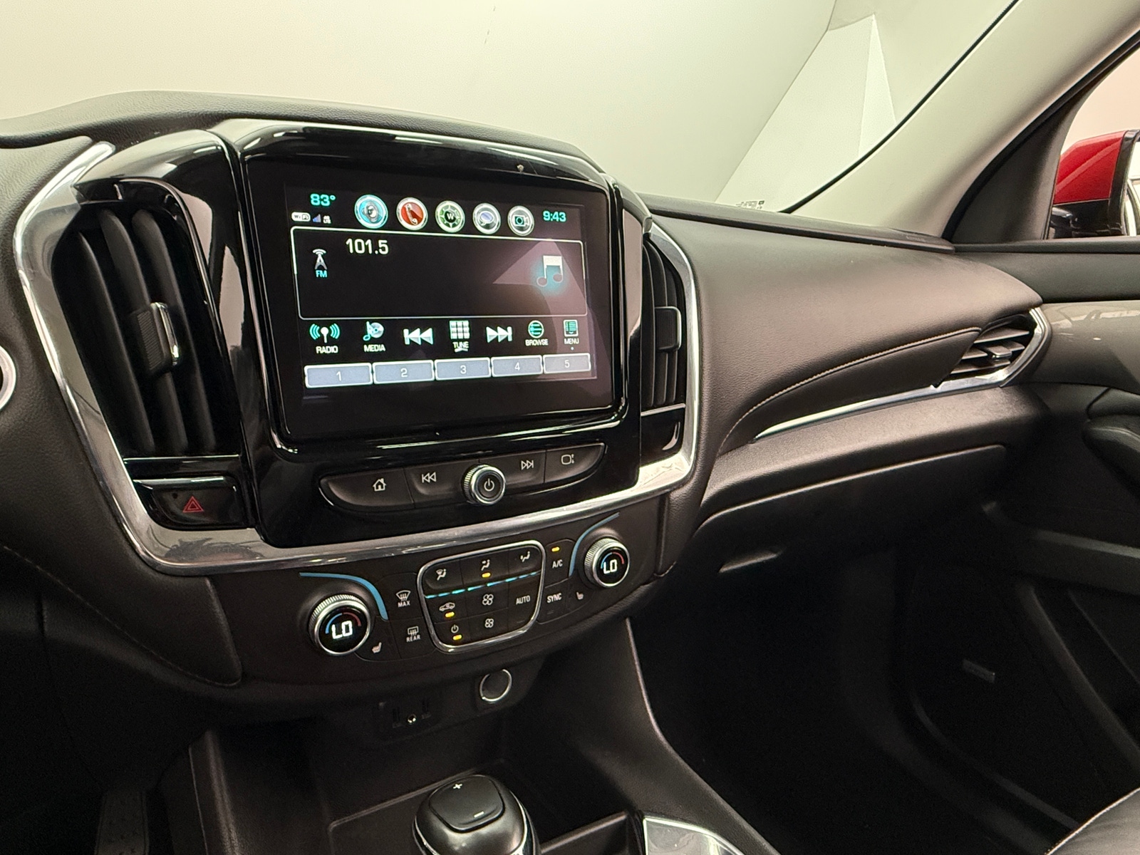 Thumbnail: 2018 Chevrolet Traverse - 3