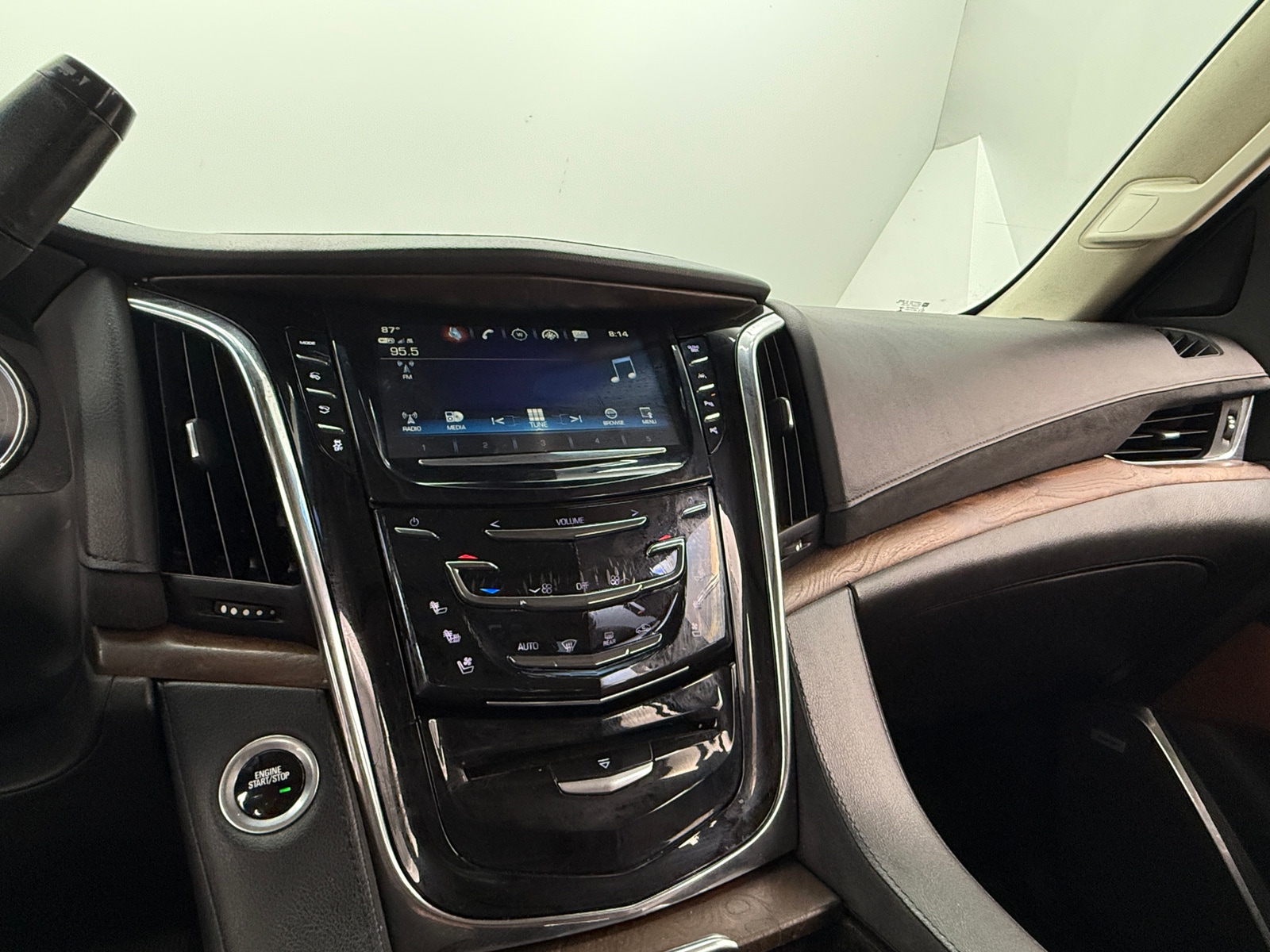 Thumbnail: 2017 Cadillac Escalade - 3