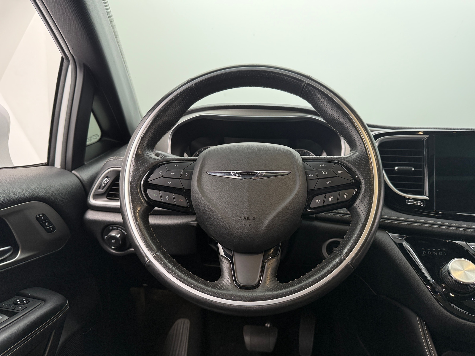Thumbnail: 2021 Chrysler Pacifica - 4