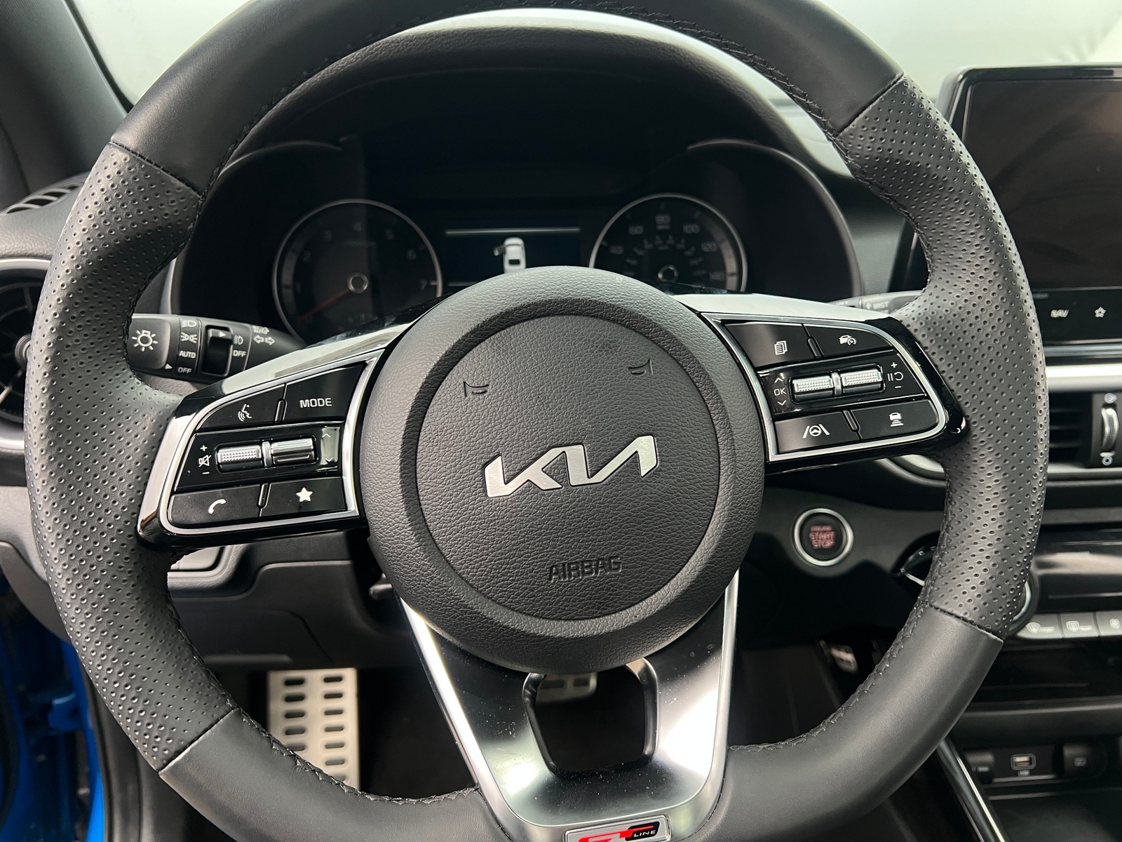 Thumbnail: 2023 Kia Forte - 4