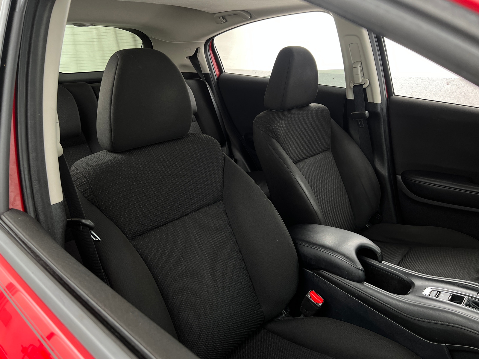 Thumbnail: 2016 Honda HR-V - 2