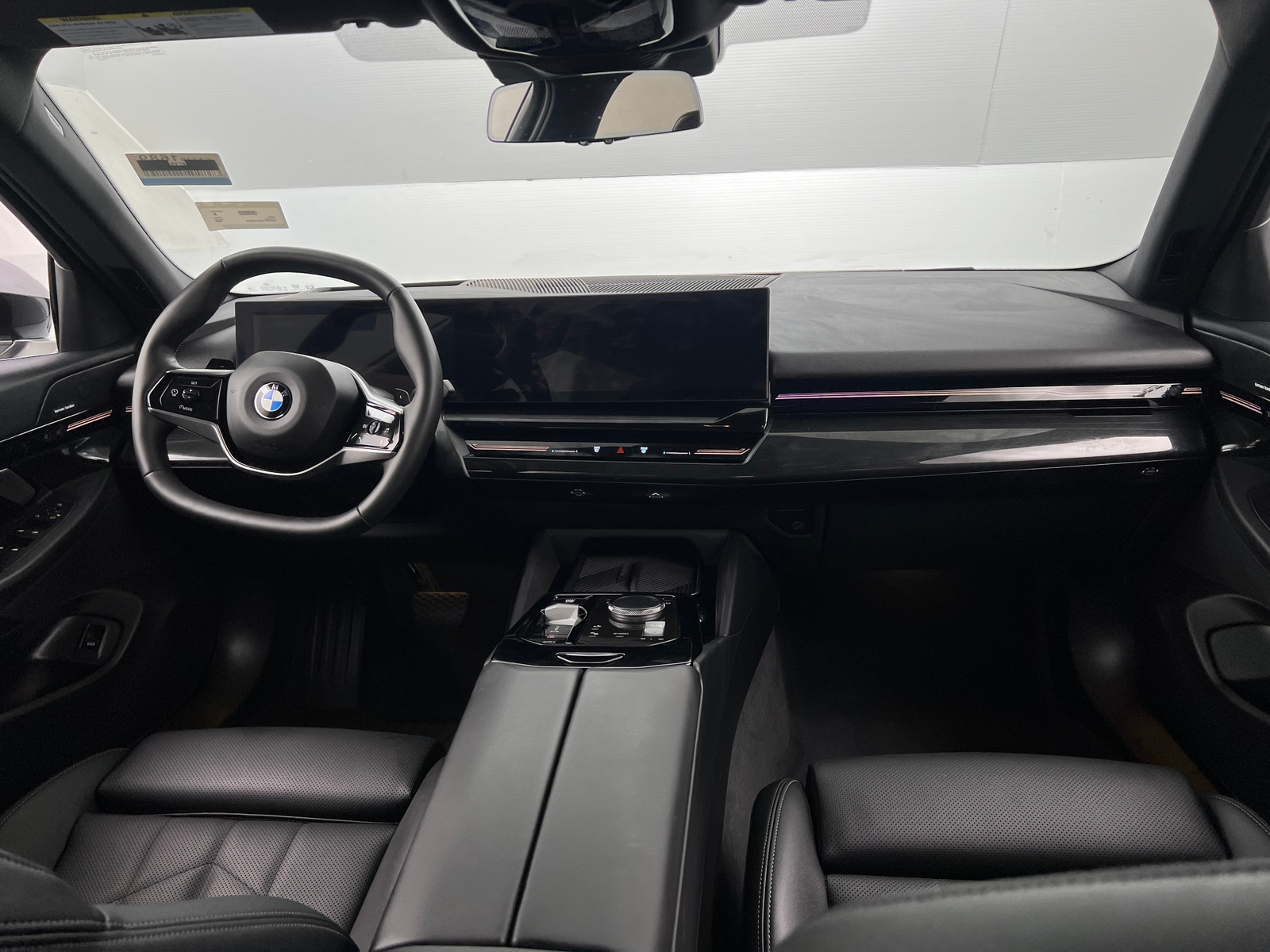 Thumbnail: 2025 BMW 5 Series - 2