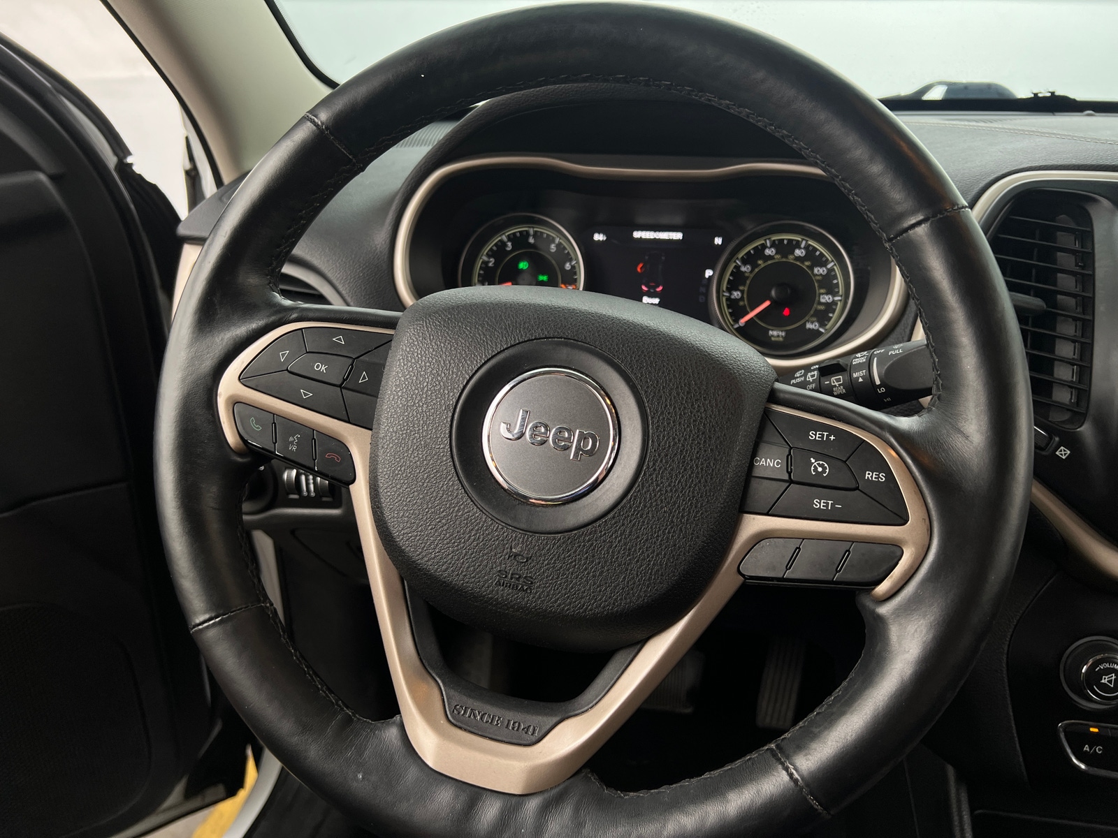 Thumbnail: 2014 Jeep Cherokee - 4