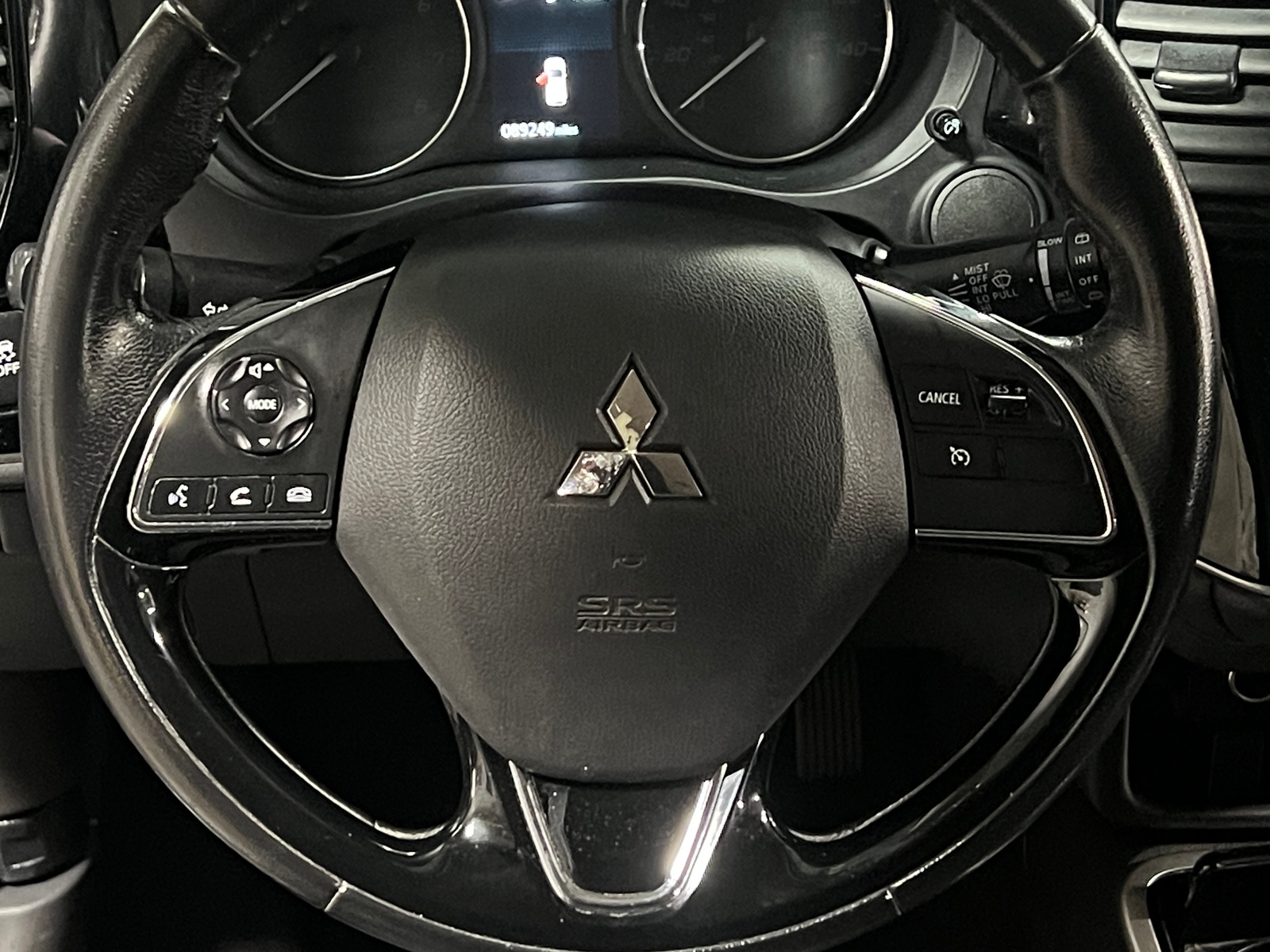 Thumbnail: 2017 Mitsubishi Outlander - 5