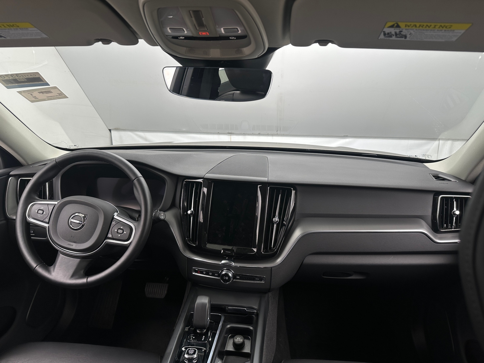 Thumbnail: 2025 Volvo XC60 - 3