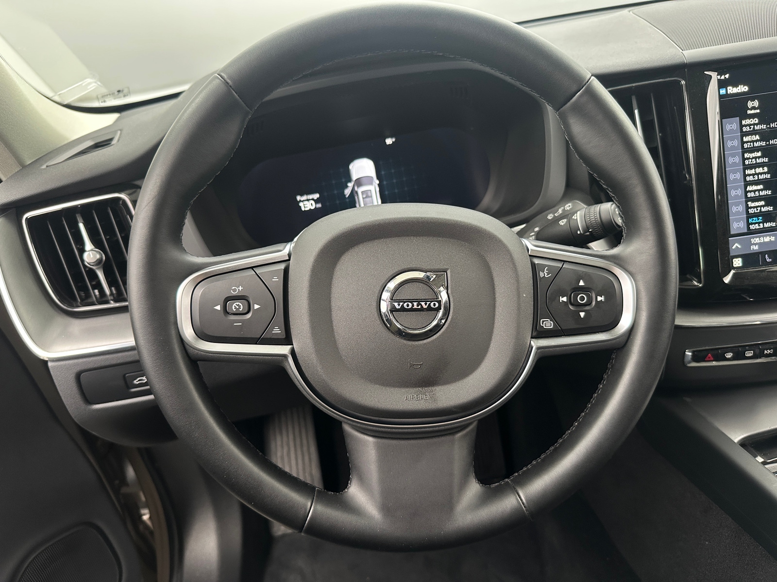 Thumbnail: 2025 Volvo XC60 - 5