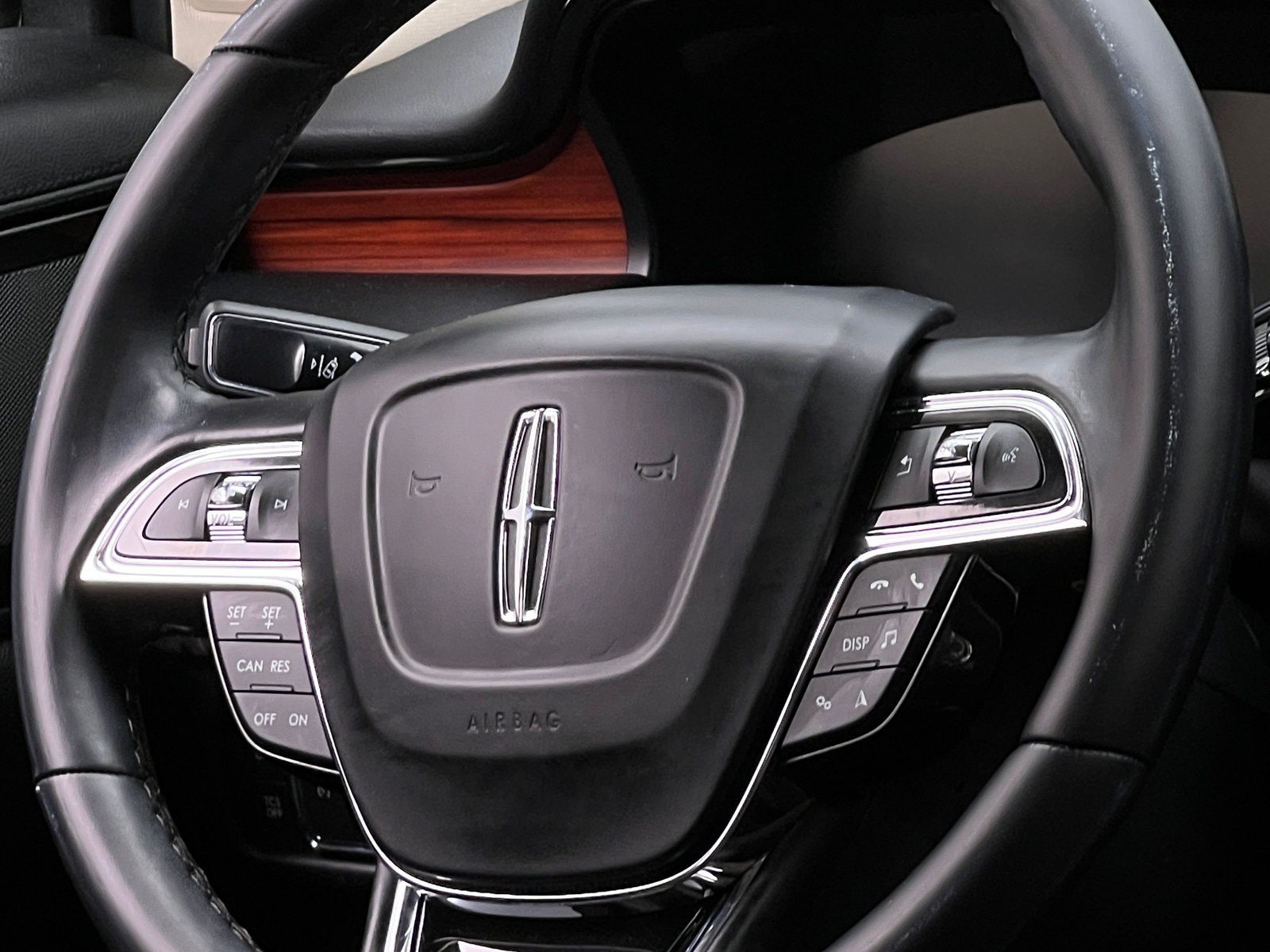 Thumbnail: 2022 Lincoln Nautilus - 4