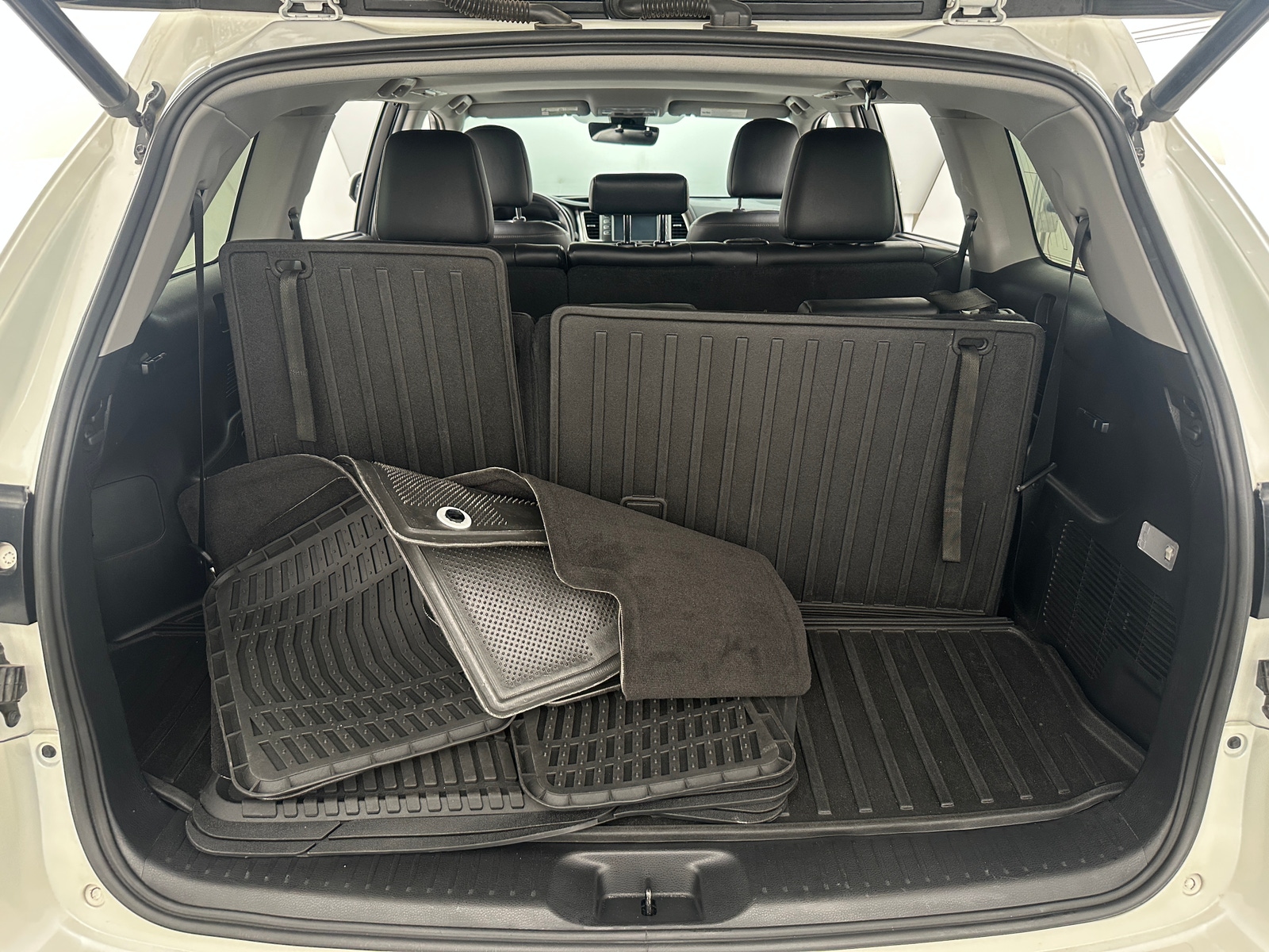 Thumbnail: 2019 Toyota Highlander - 6