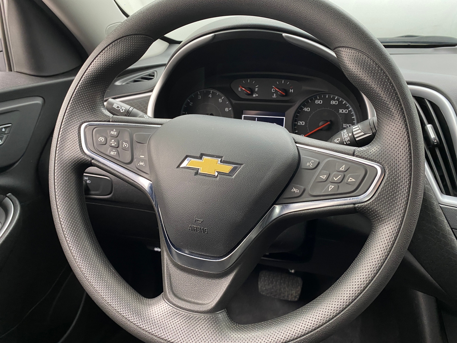Thumbnail: 2023 Chevrolet Malibu - 5