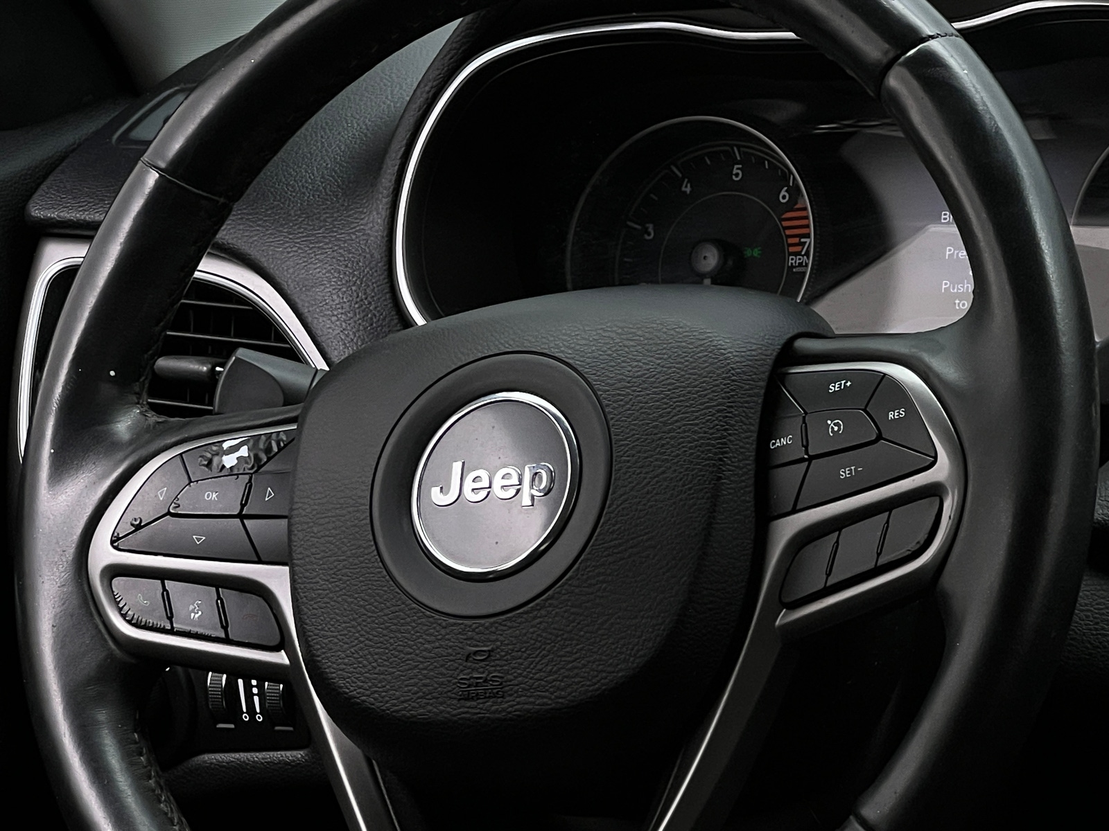 Thumbnail: 2019 Jeep Cherokee - 4