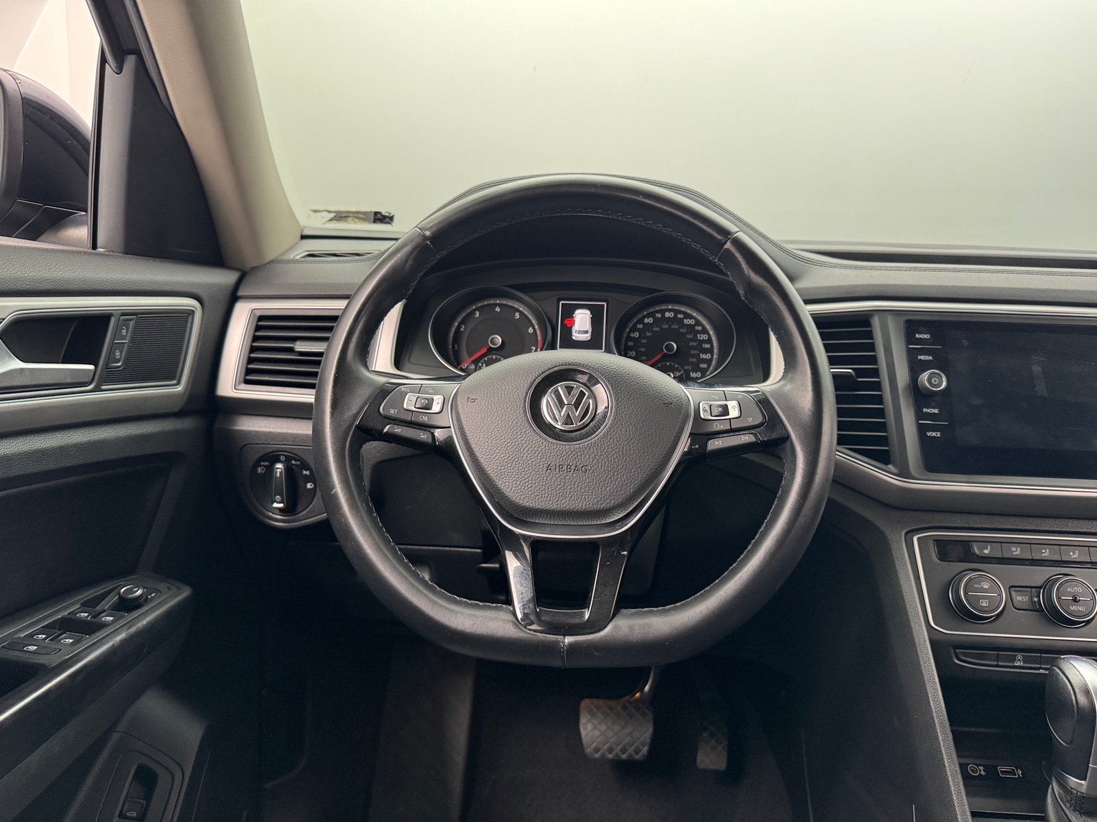Thumbnail: 2018 Volkswagen Atlas - 4