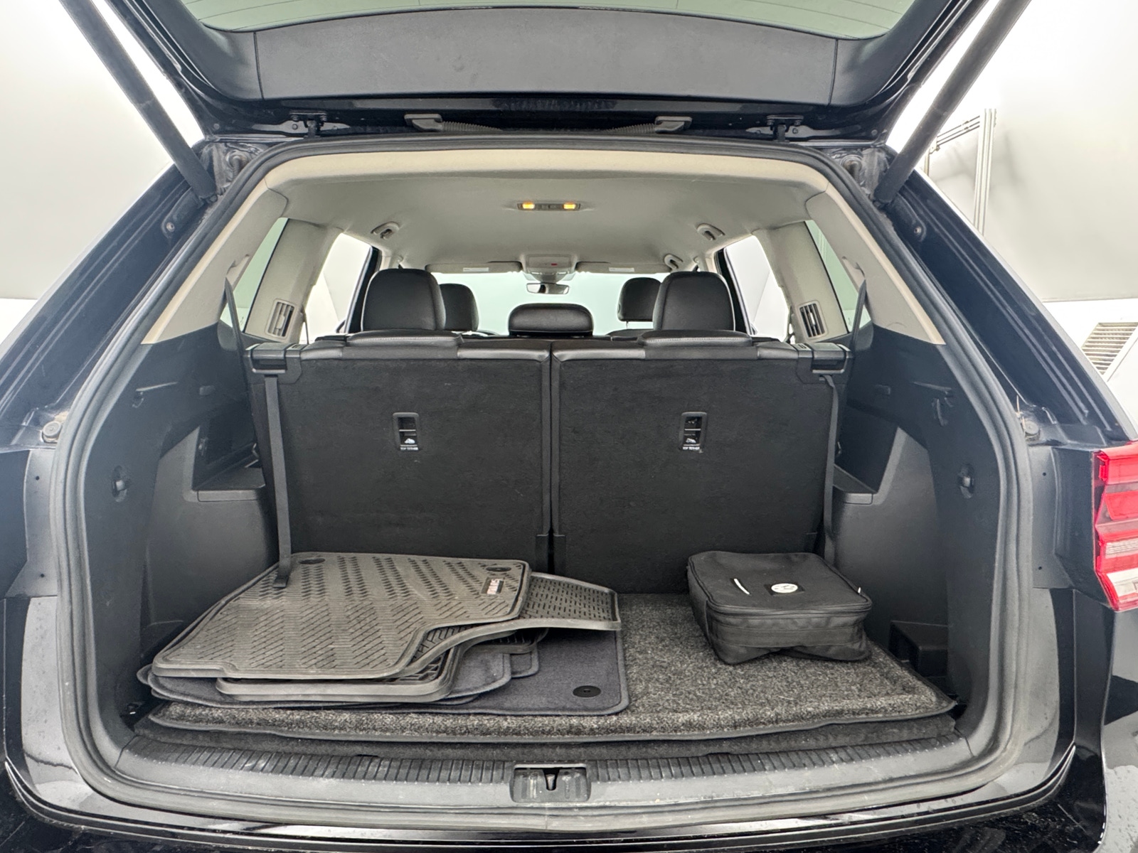 Thumbnail: 2018 Volkswagen Atlas - 6