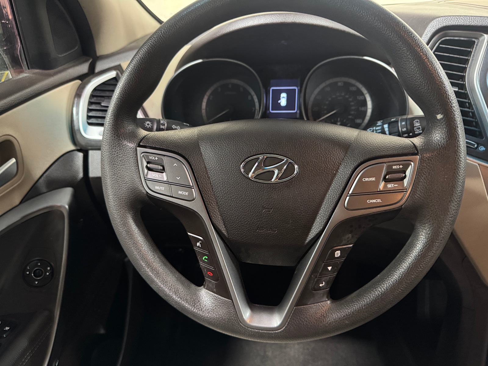 Thumbnail: 2019 Hyundai Santa Fe - 5