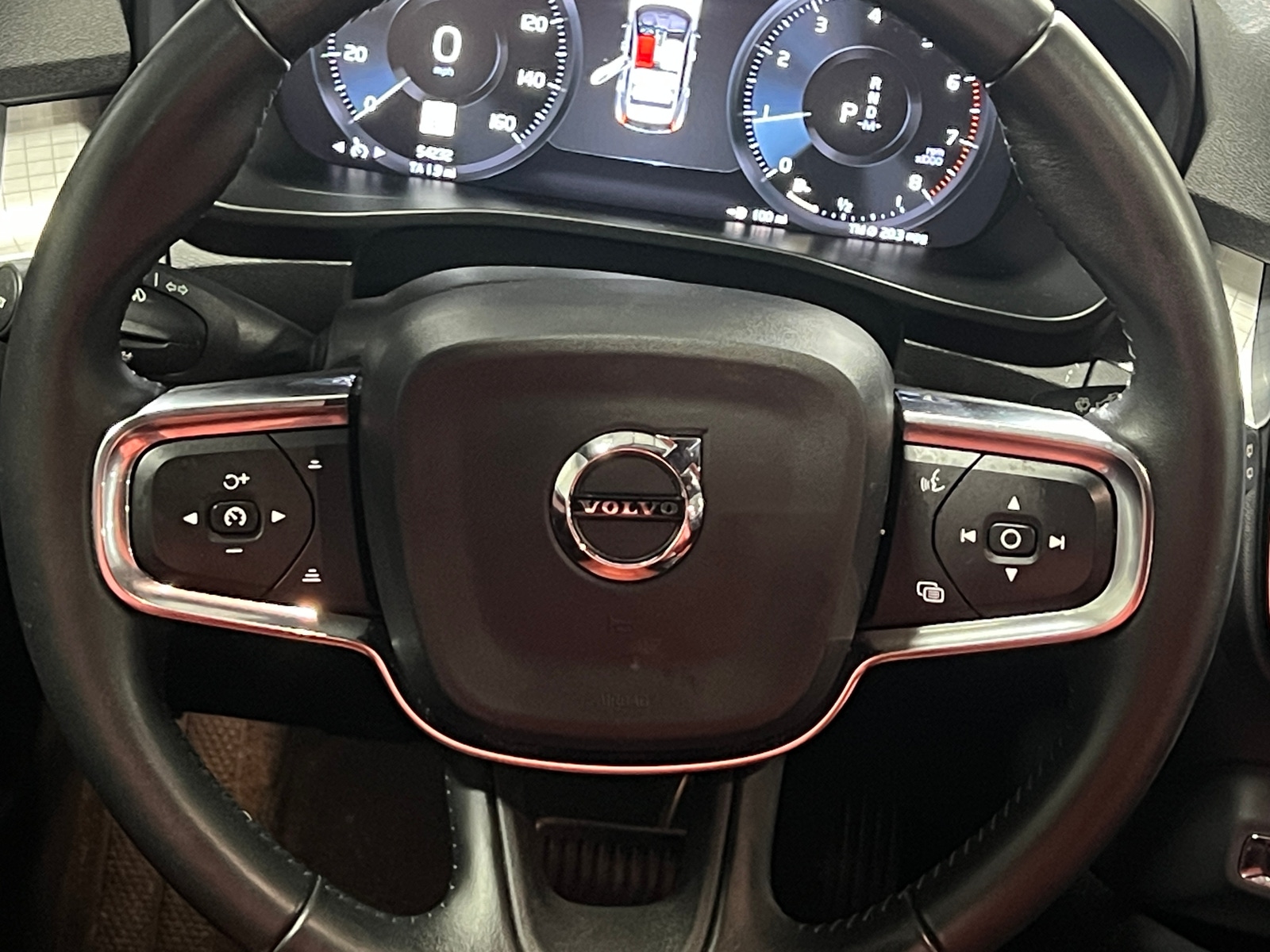 Thumbnail: 2019 Volvo XC40 - 5