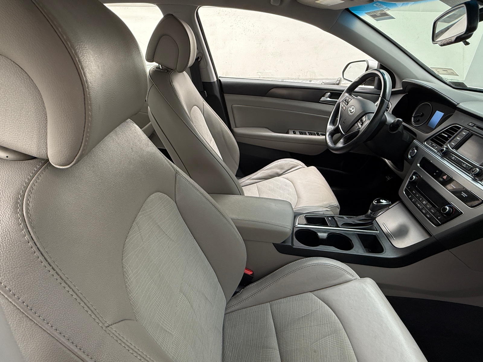 Thumbnail: 2015 Hyundai Sonata - 2
