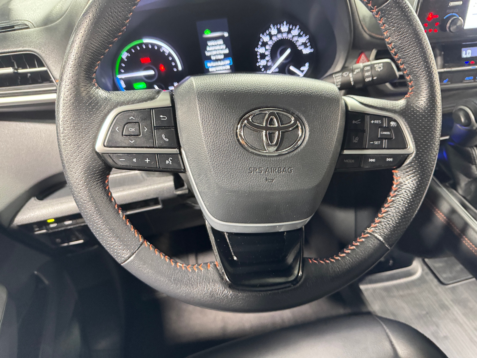 Thumbnail: 2021 Toyota Sienna - 4