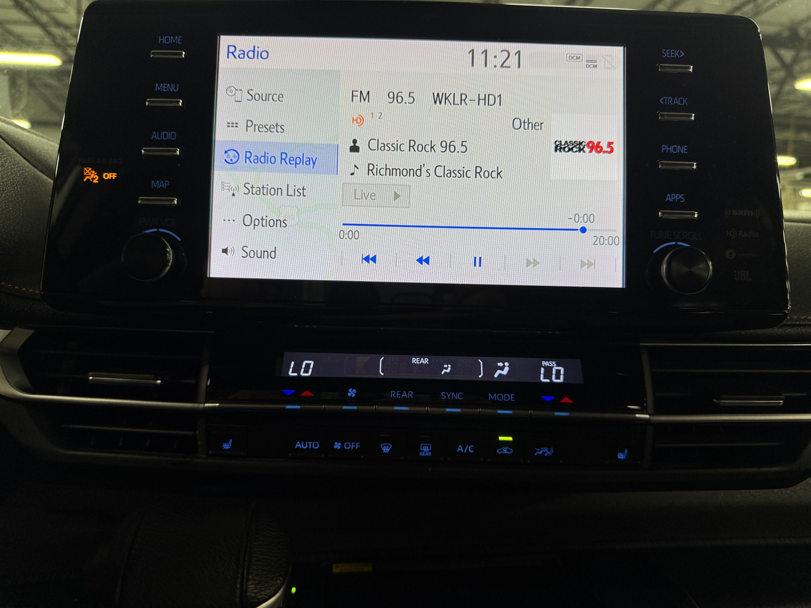Thumbnail: 2021 Toyota Sienna - 3