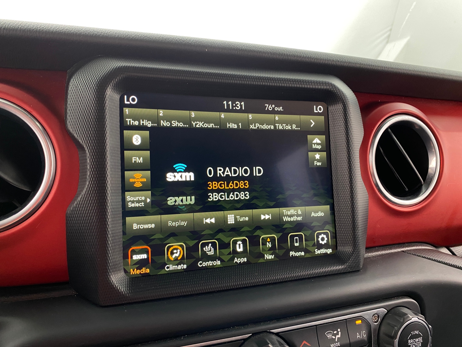 Thumbnail: 2020 Jeep Gladiator - 3
