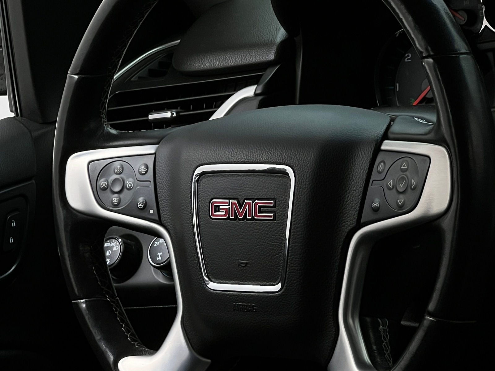 Thumbnail: 2019 GMC Yukon - 4