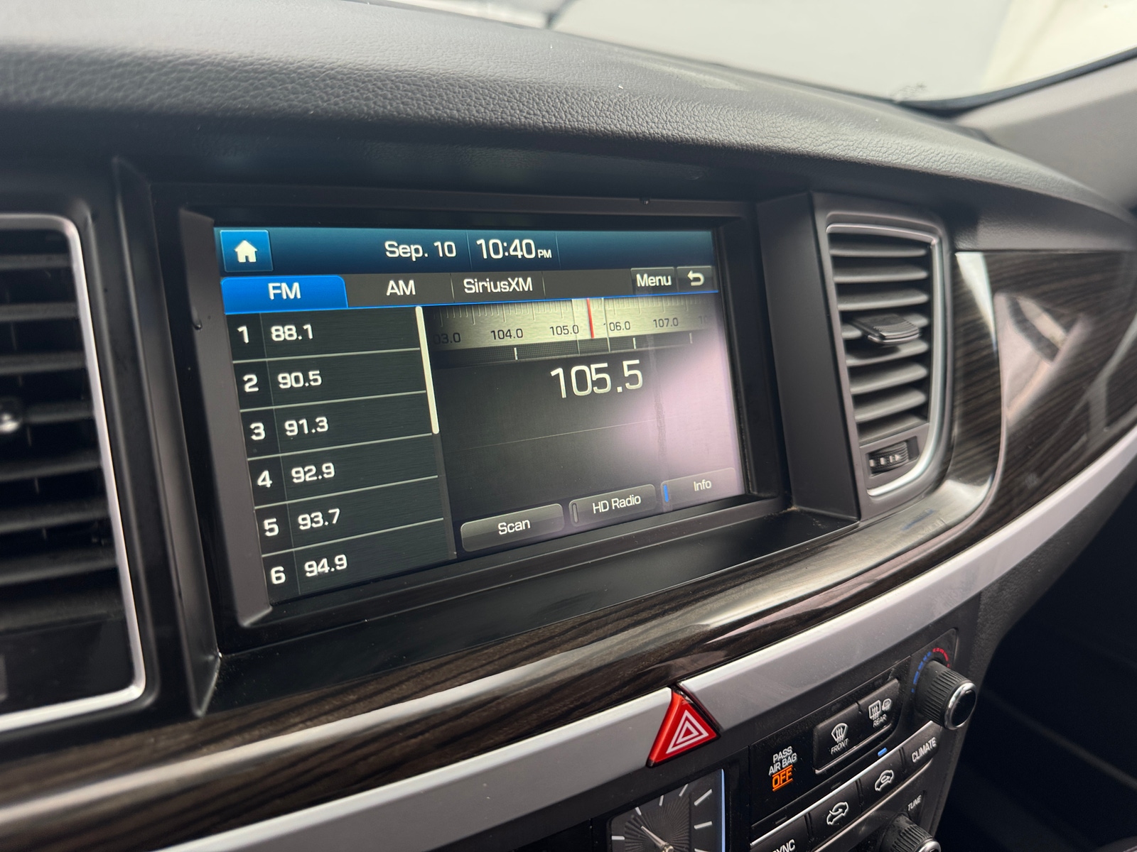 Thumbnail: 2015 Hyundai Genesis - 3