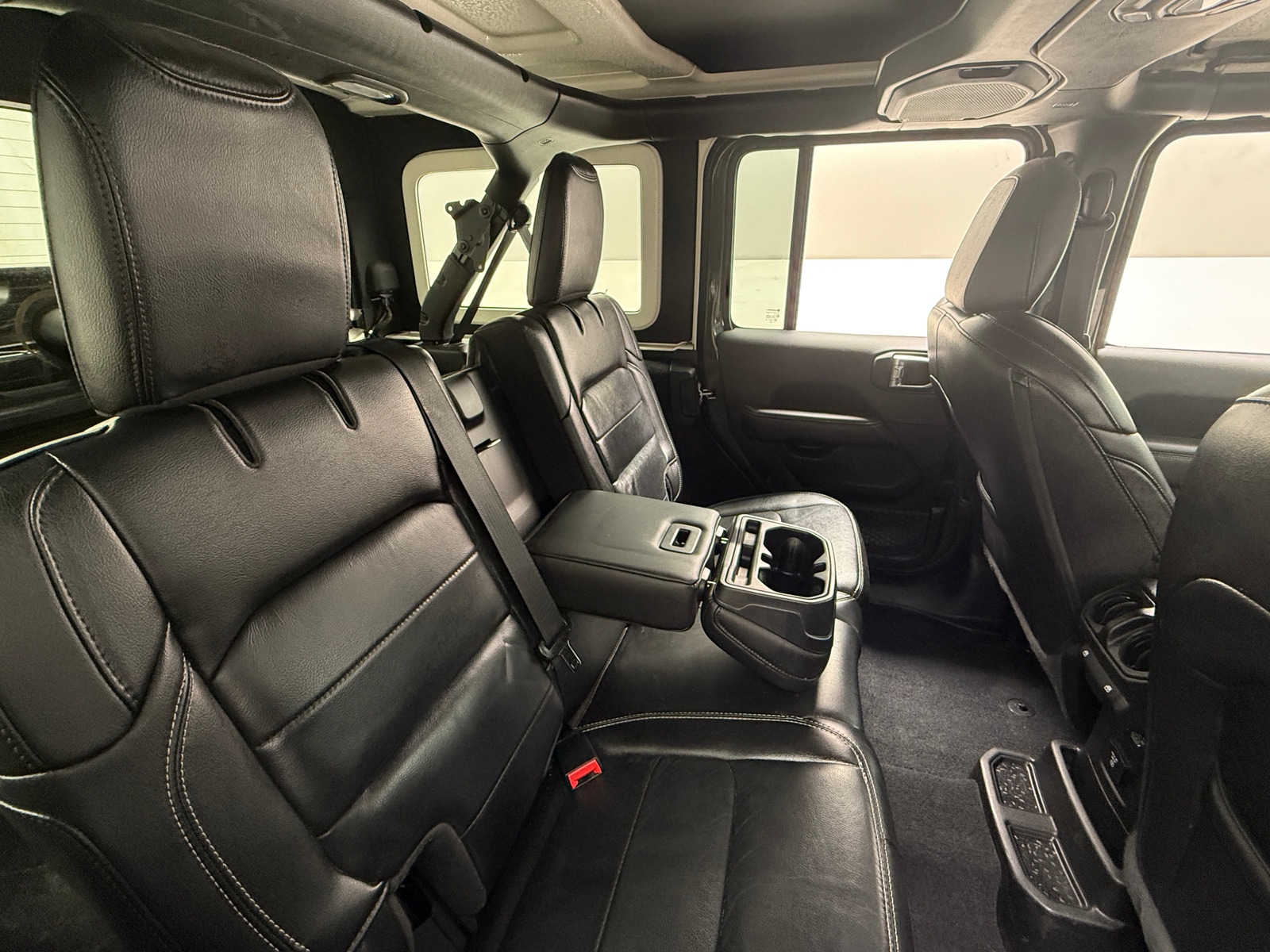 Thumbnail: 2020 Jeep Wrangler - 5