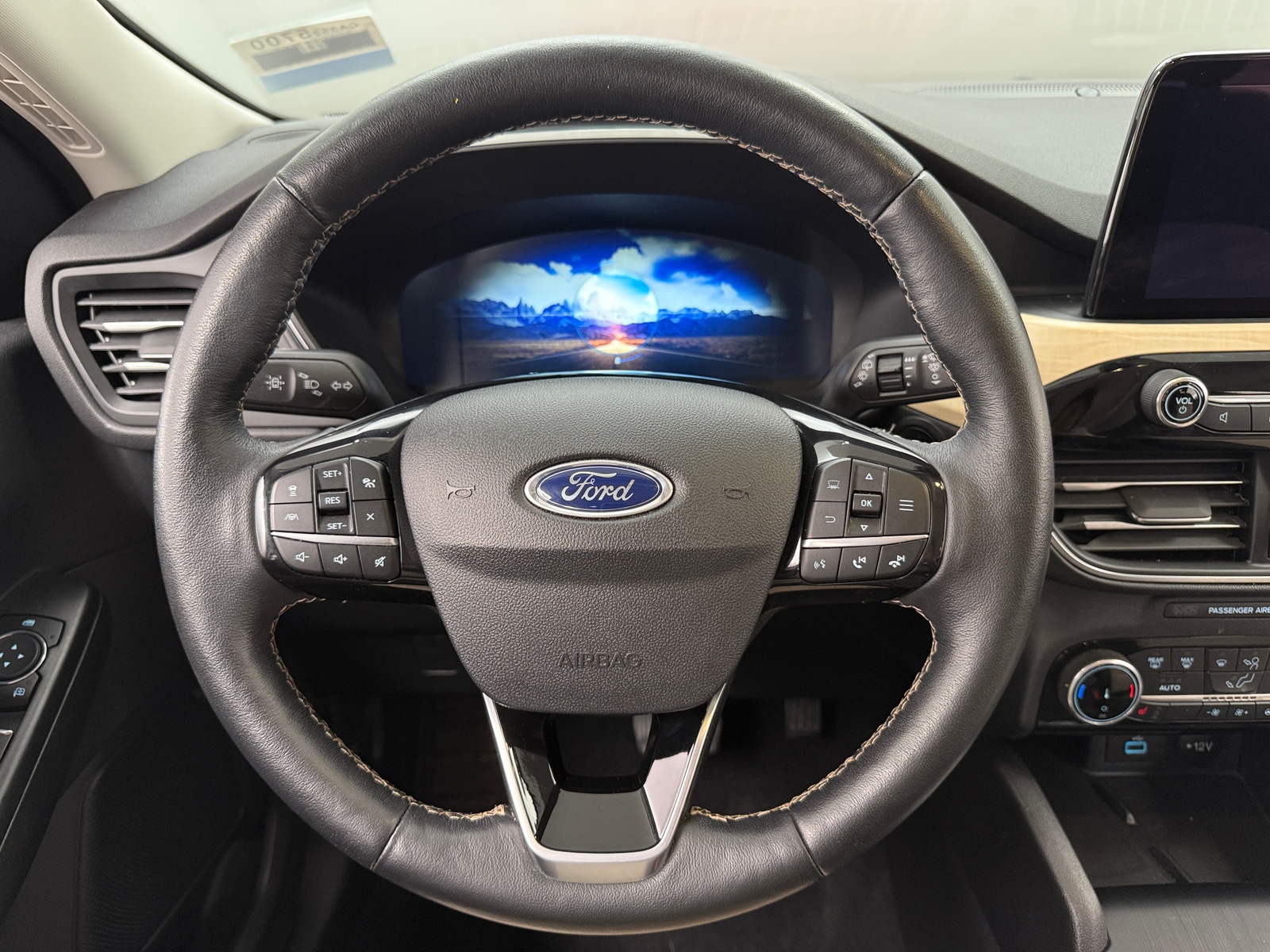 Thumbnail: 2022 Ford Escape - 4