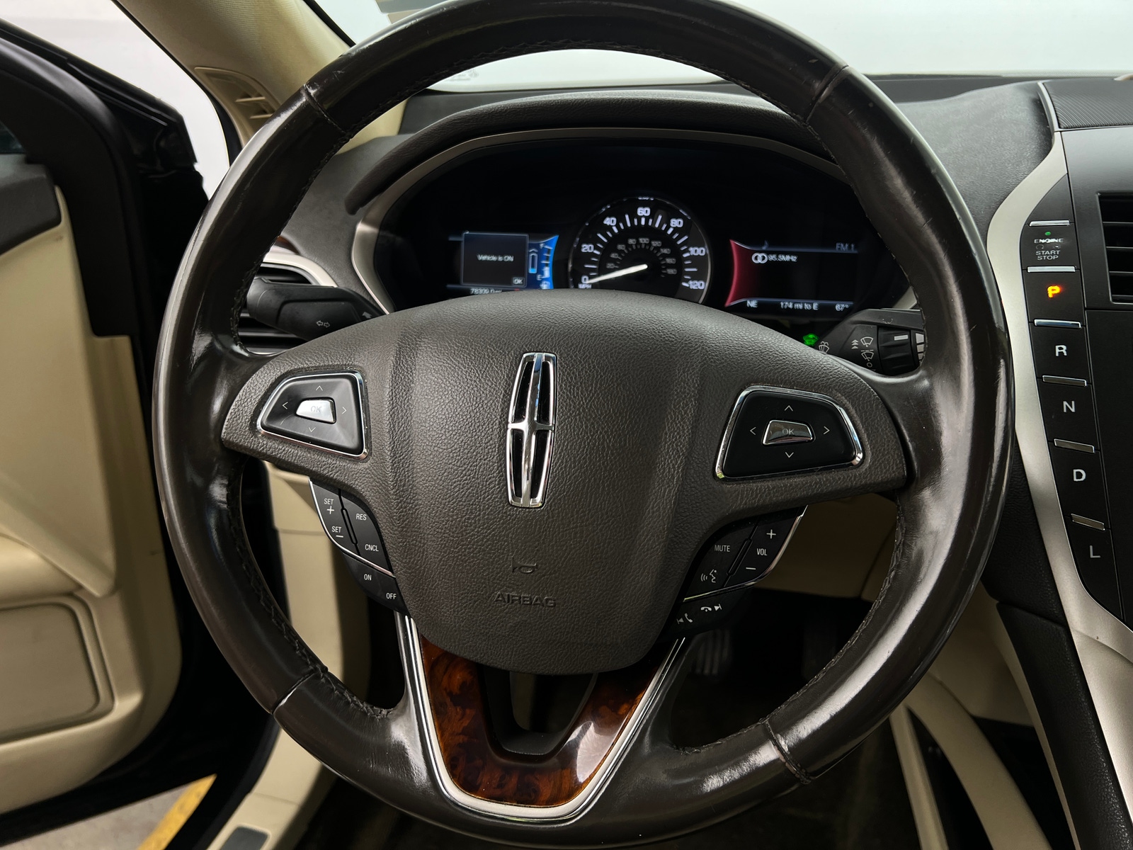 Thumbnail: 2015 Lincoln MKZ - 4