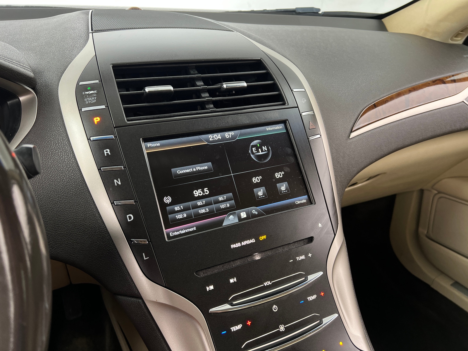 Thumbnail: 2015 Lincoln MKZ - 3