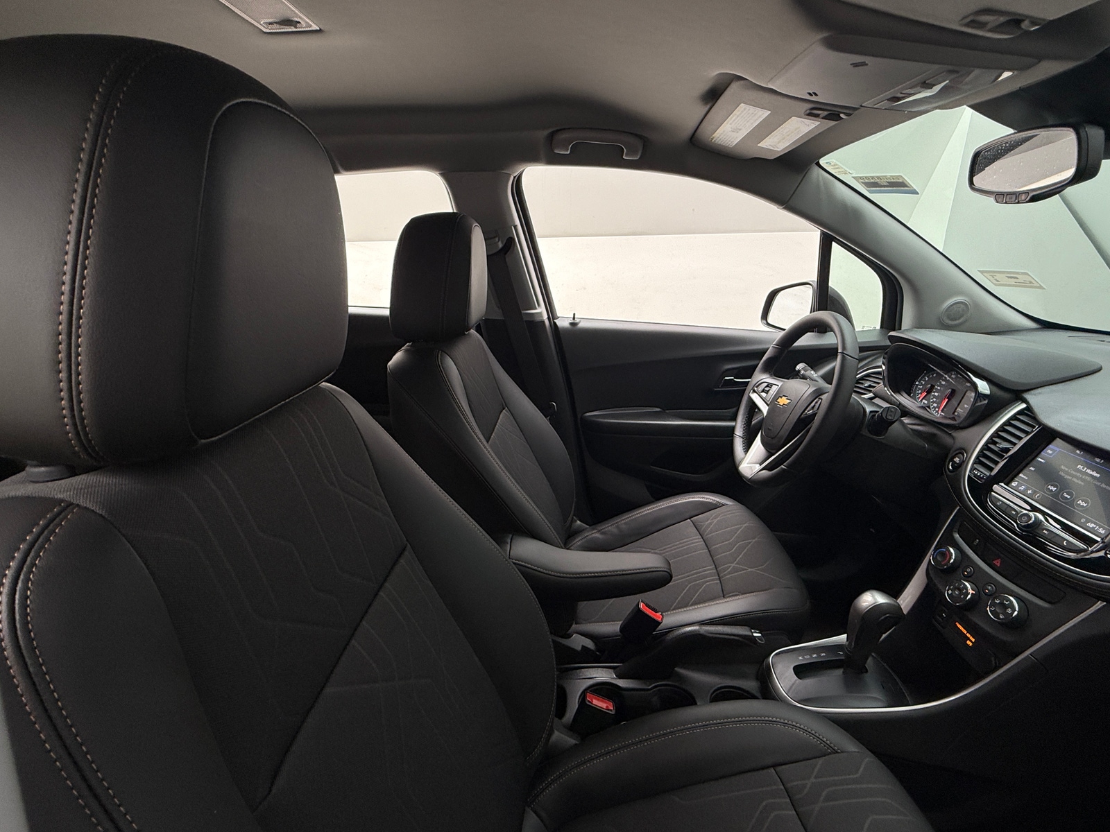 Thumbnail: 2022 Chevrolet Trax - 2