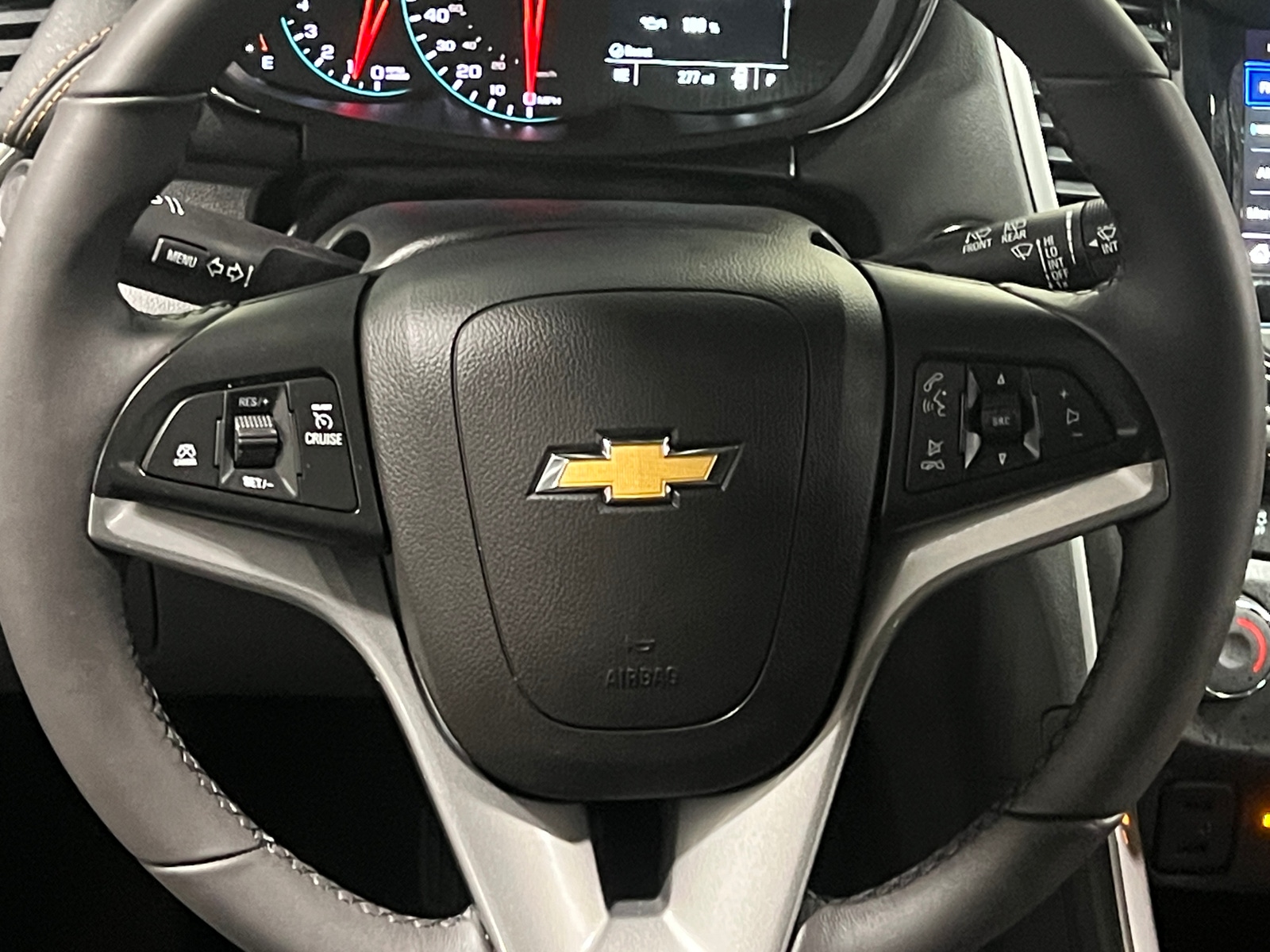 Thumbnail: 2022 Chevrolet Trax - 5