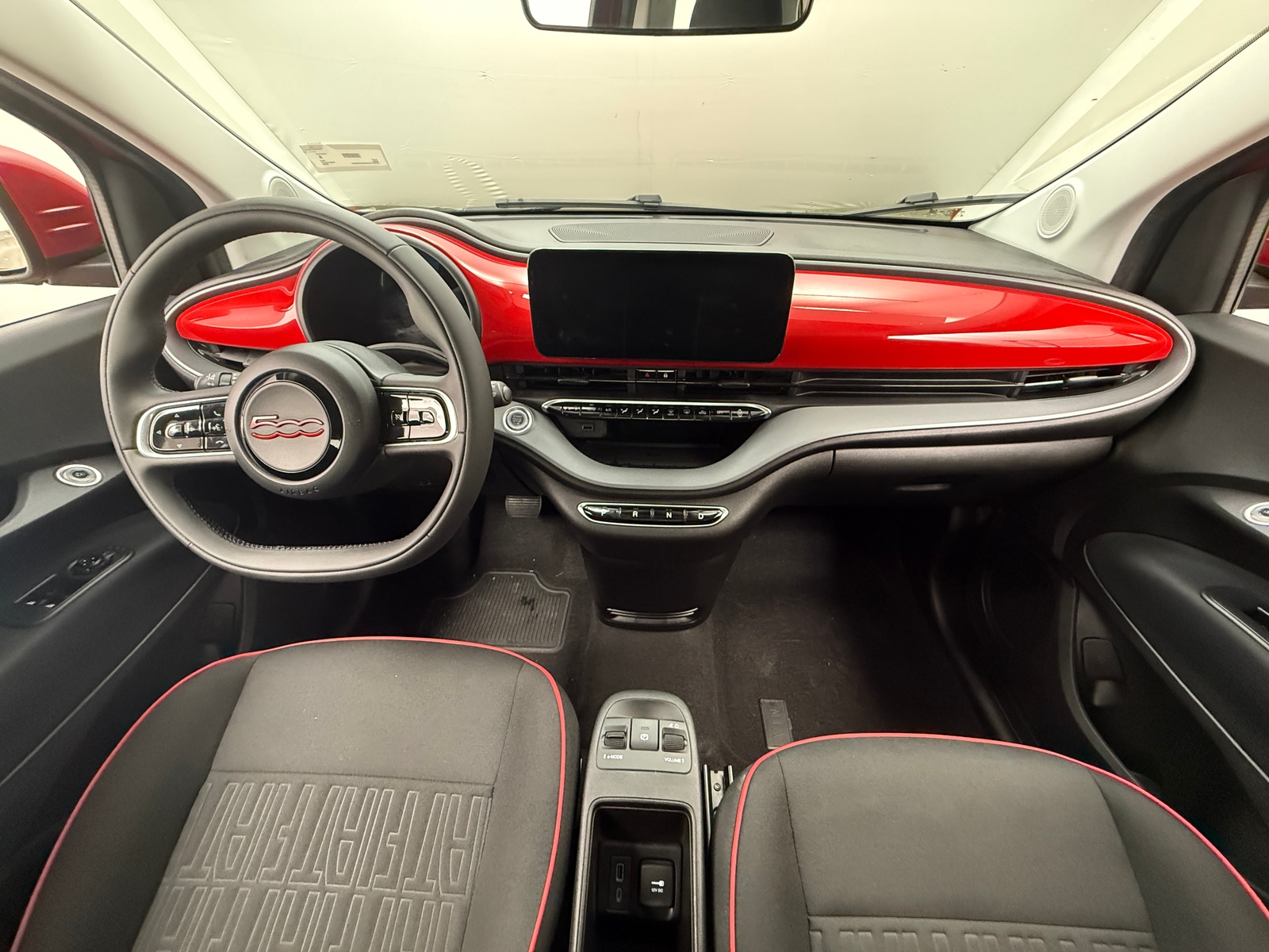 Thumbnail: 2024 Fiat 500e - 3