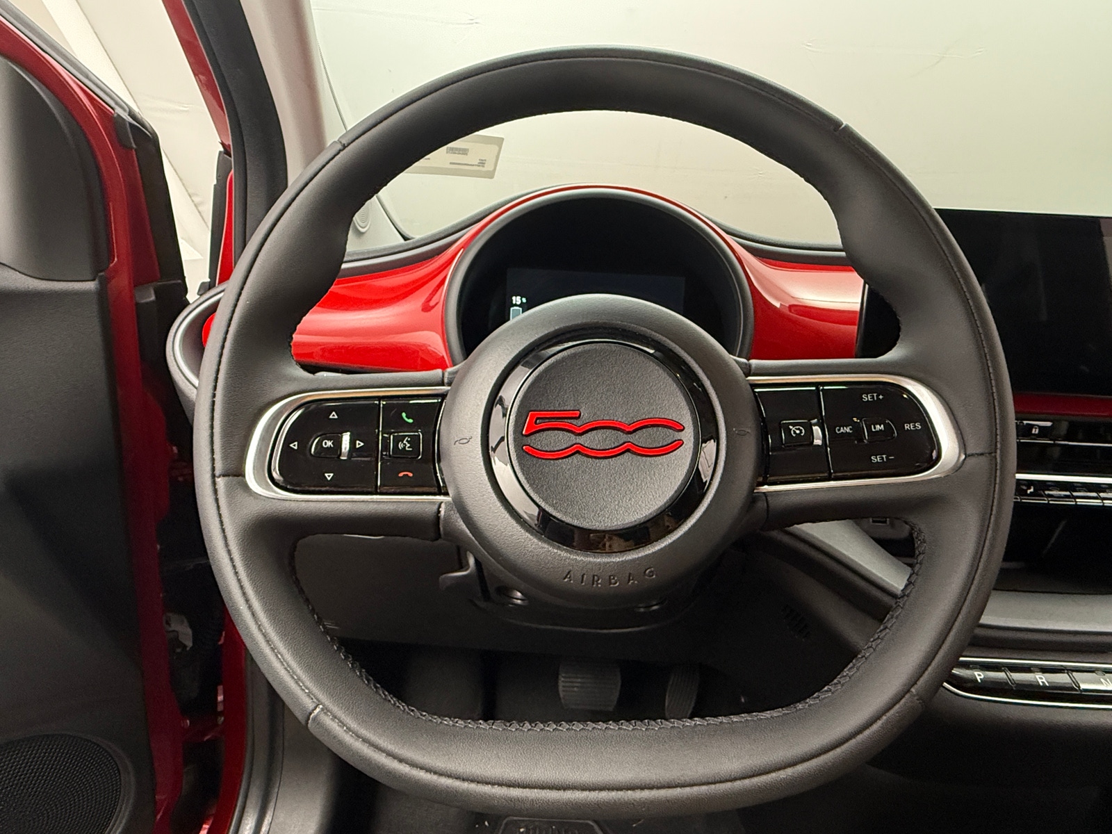 Thumbnail: 2024 Fiat 500e - 5