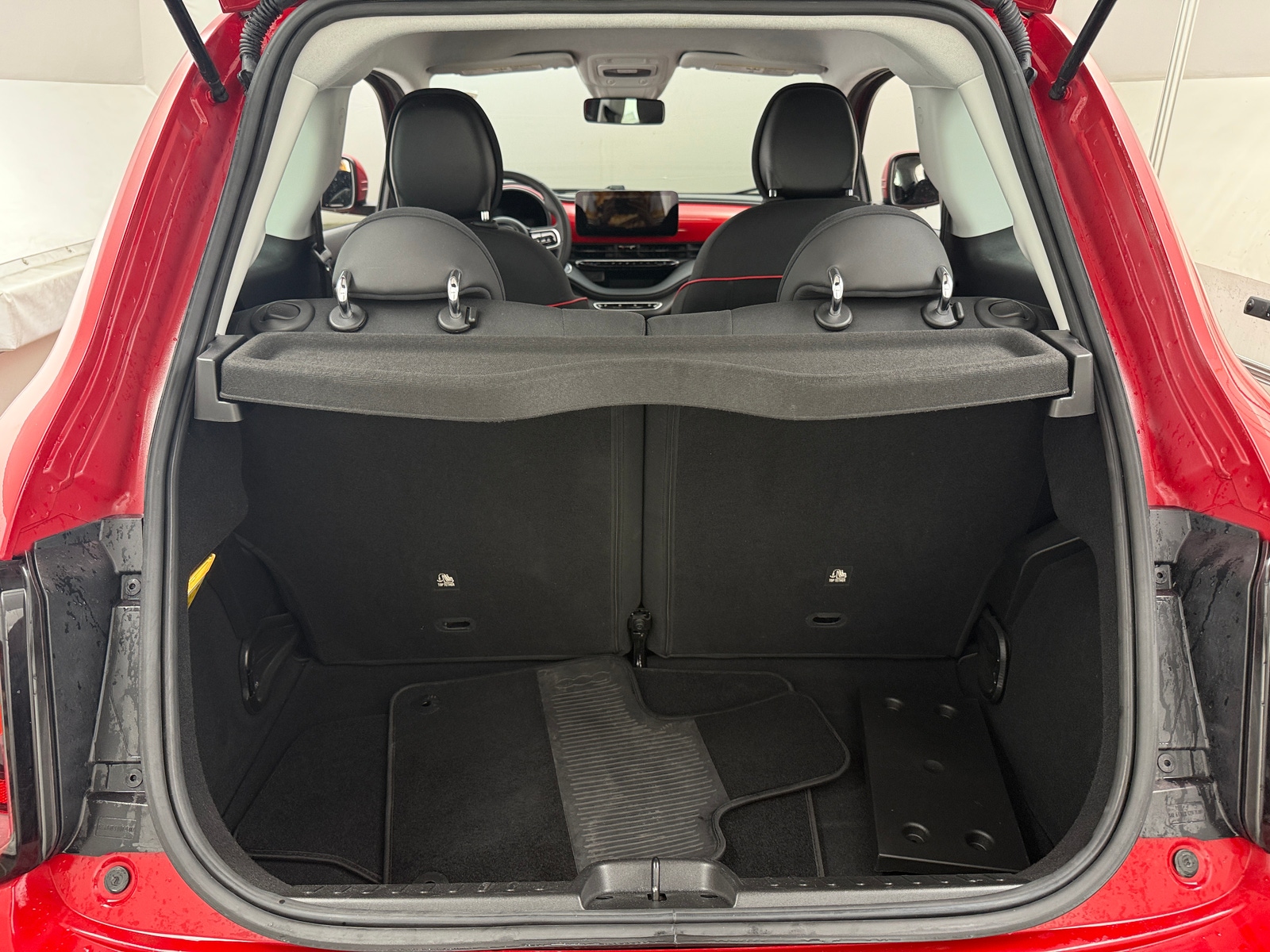Thumbnail: 2024 Fiat 500e - 7