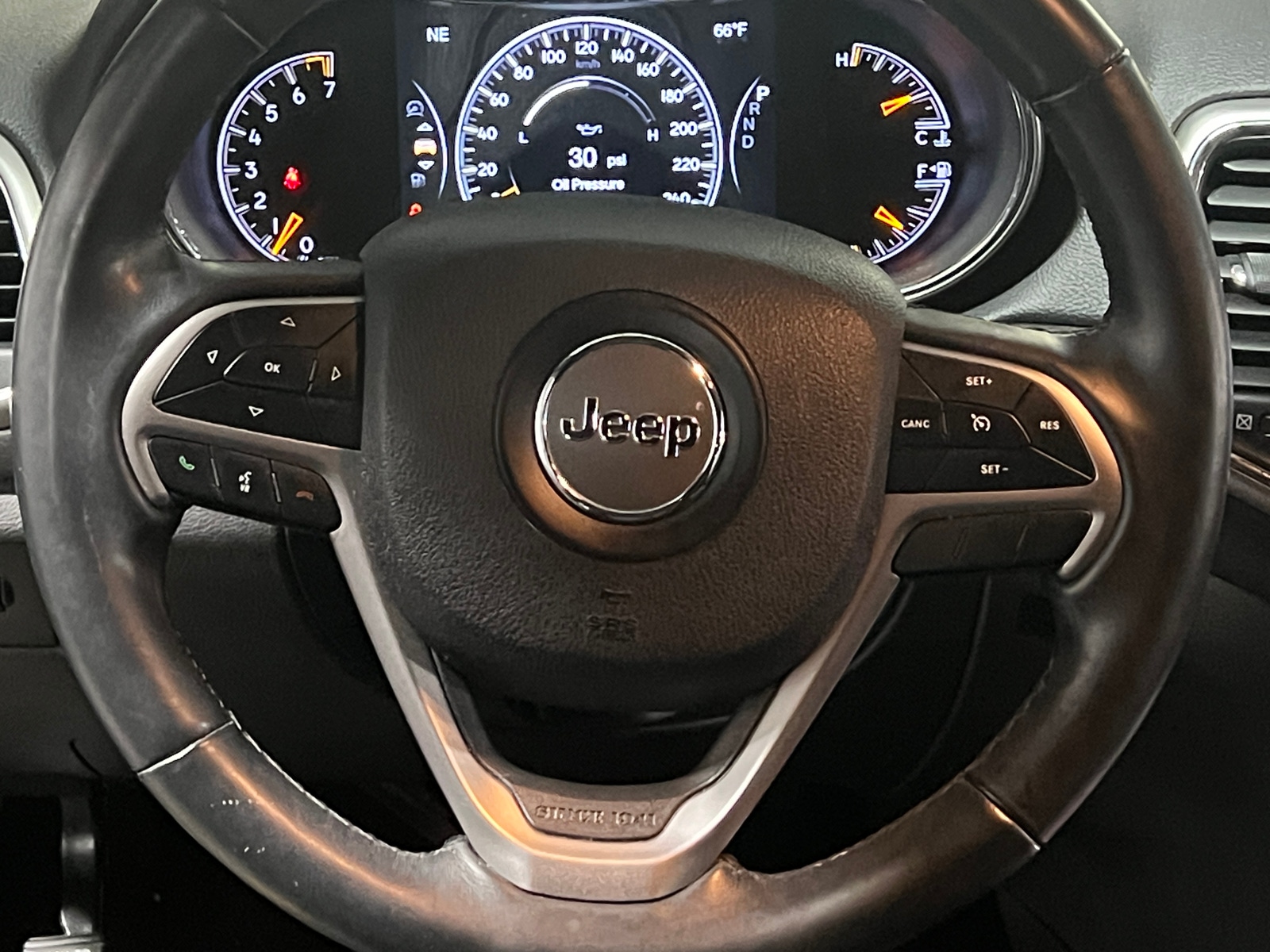 Thumbnail: 2018 Jeep Grand Cherokee - 4