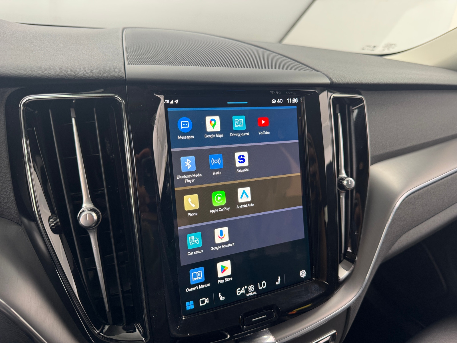 Thumbnail: 2025 Volvo XC60 - 4