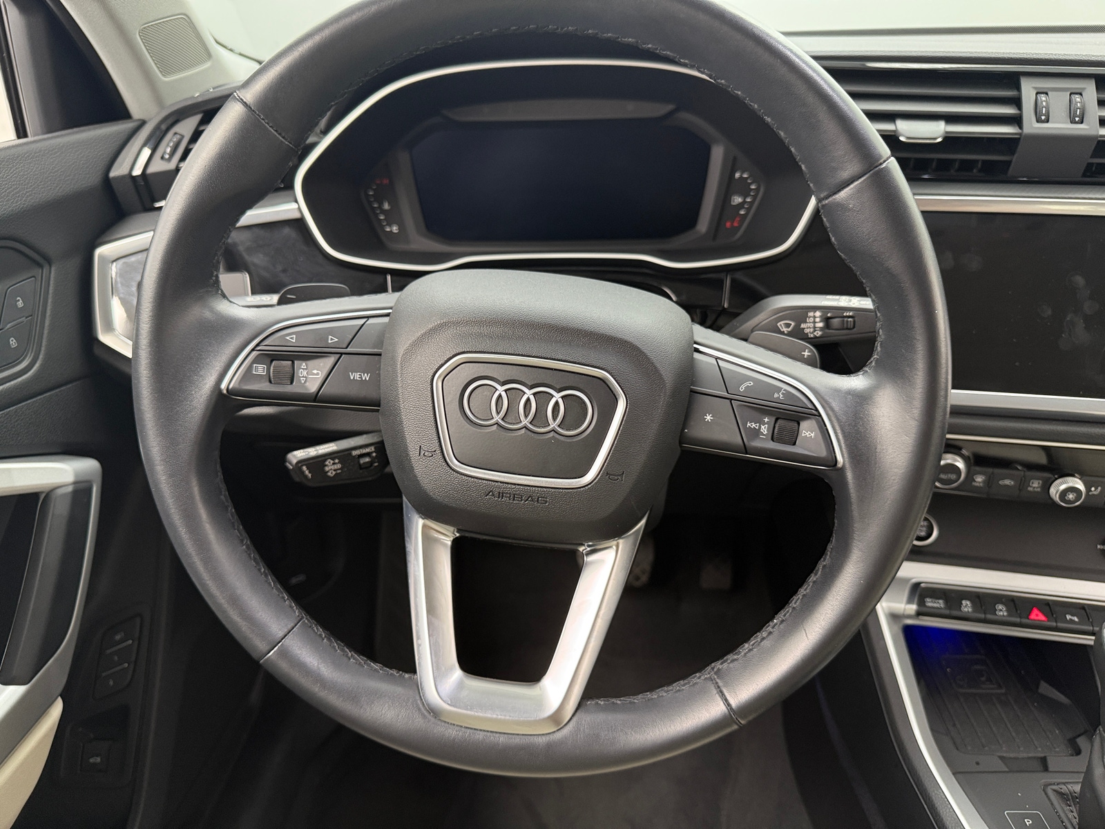 Thumbnail: 2023 Audi Q3 - 4