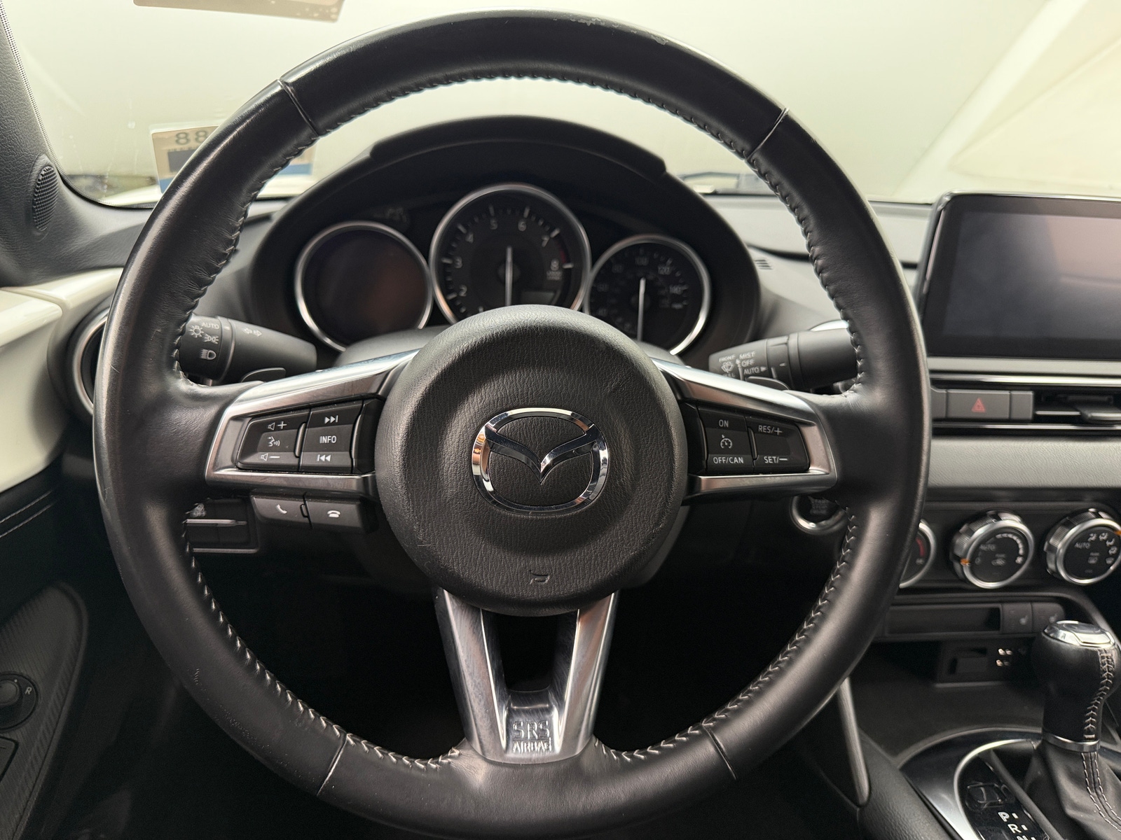 Thumbnail: 2022 Mazda MX-5 Miata - 4