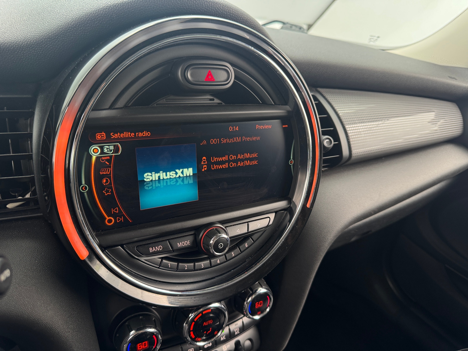 Thumbnail: 2017 MINI Cooper Hardtop - 3