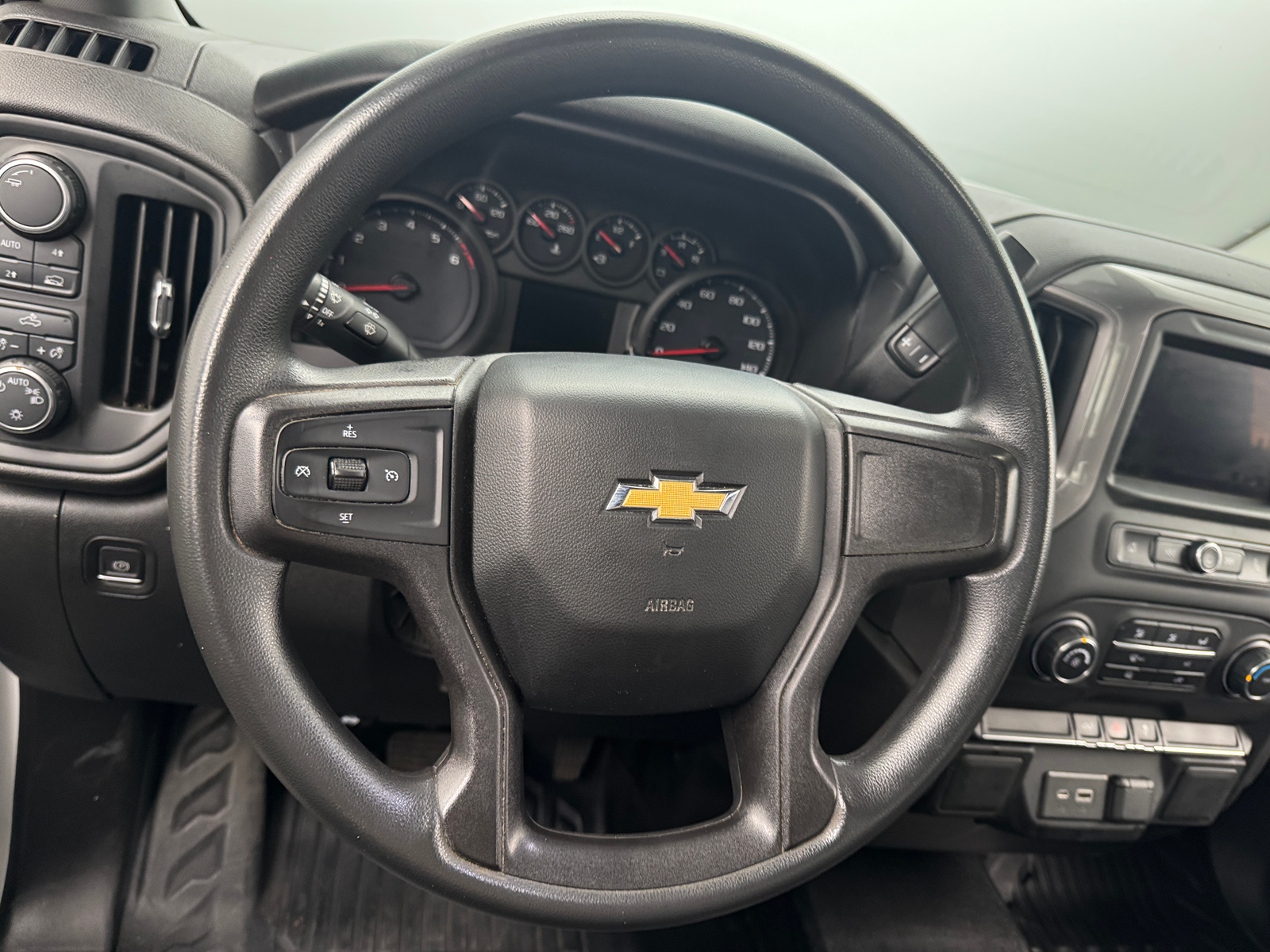 Thumbnail: 2021 Chevrolet Silverado 1500 - 4