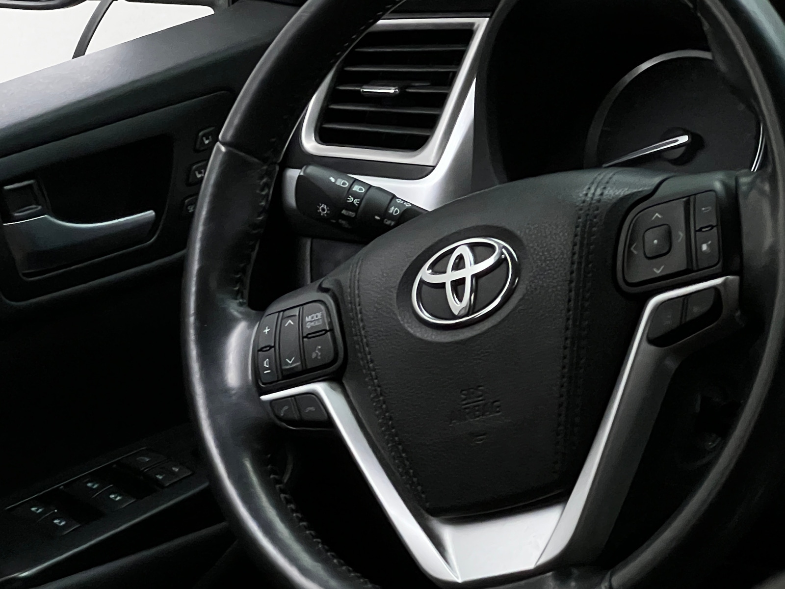 Thumbnail: 2018 Toyota Highlander - 5