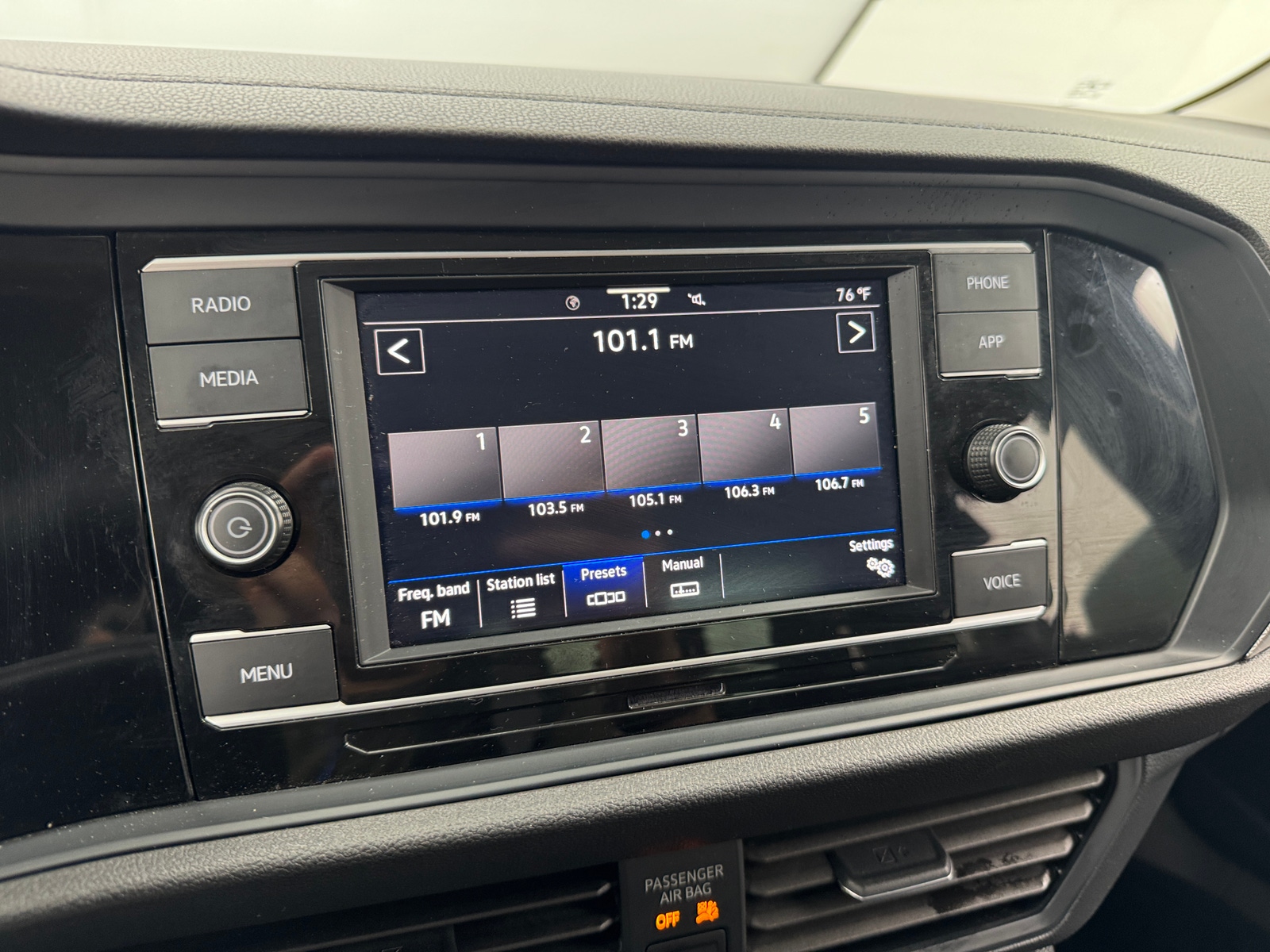 Thumbnail: 2024 Volkswagen Jetta - 4