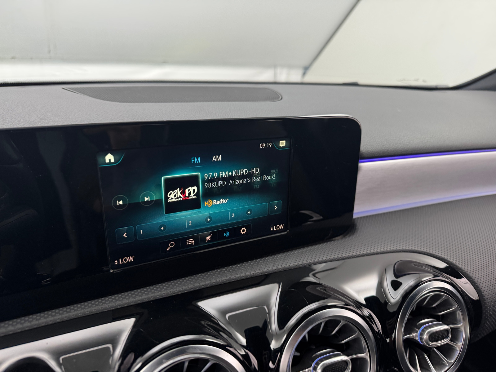 Thumbnail: 2020 Mercedes-Benz A-Class - 3