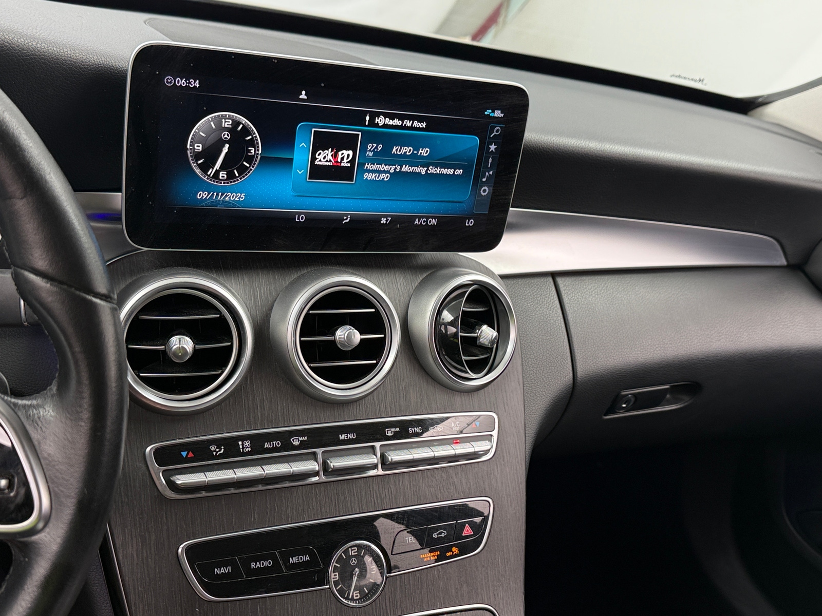 Thumbnail: 2020 Mercedes-Benz C-Class - 4
