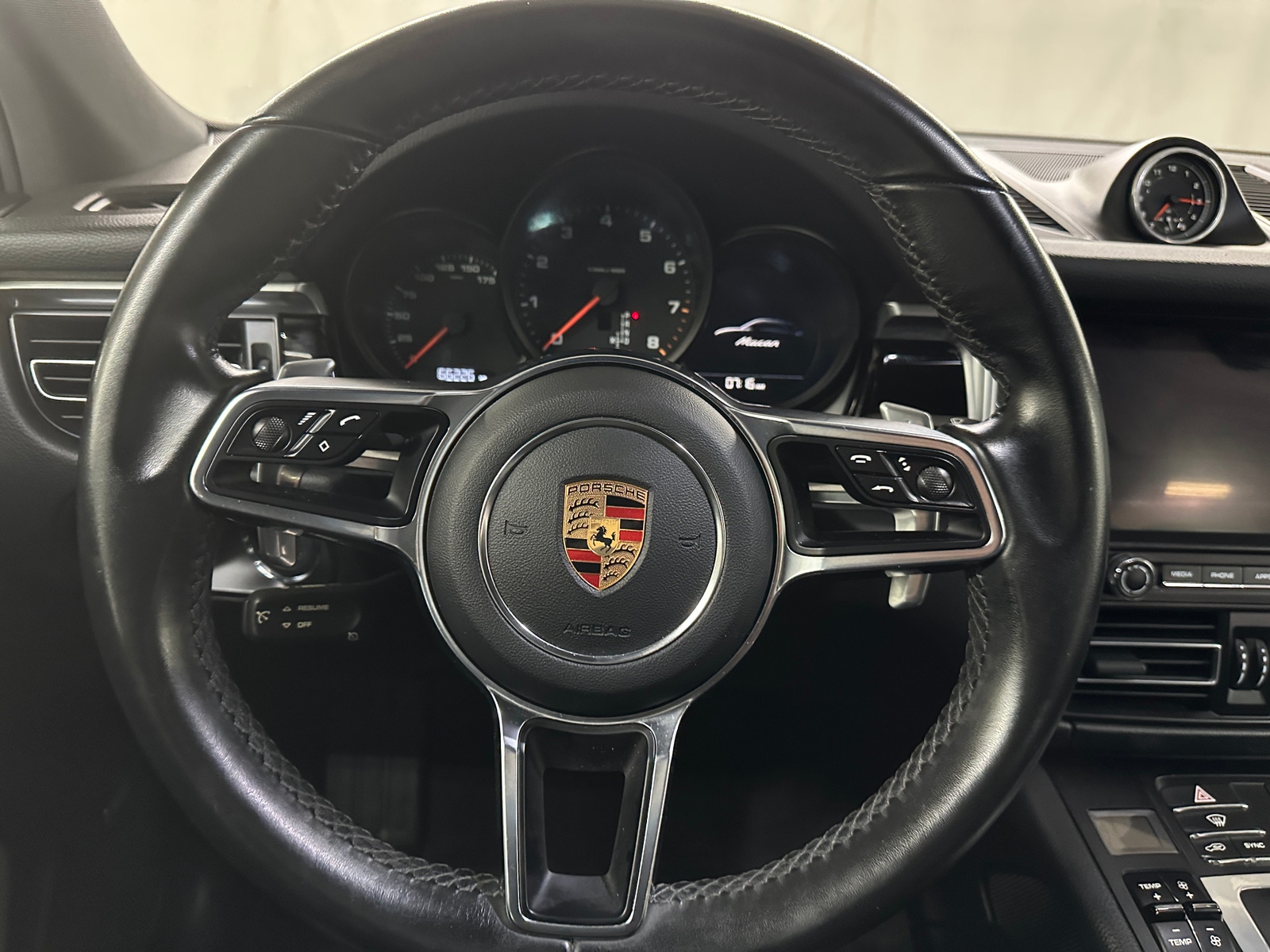 Thumbnail: 2019 Porsche Macan - 4